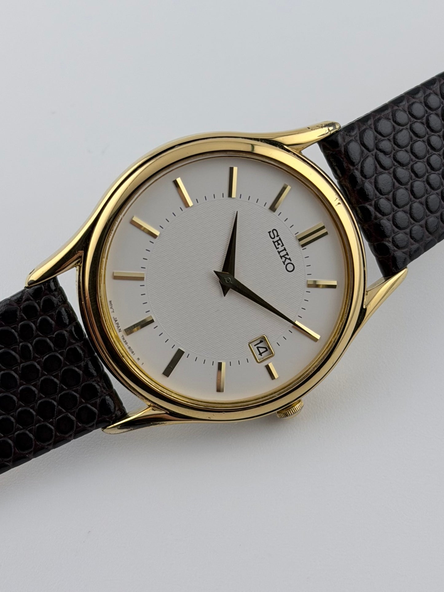 Seiko Tank Quartz 7N39-8020