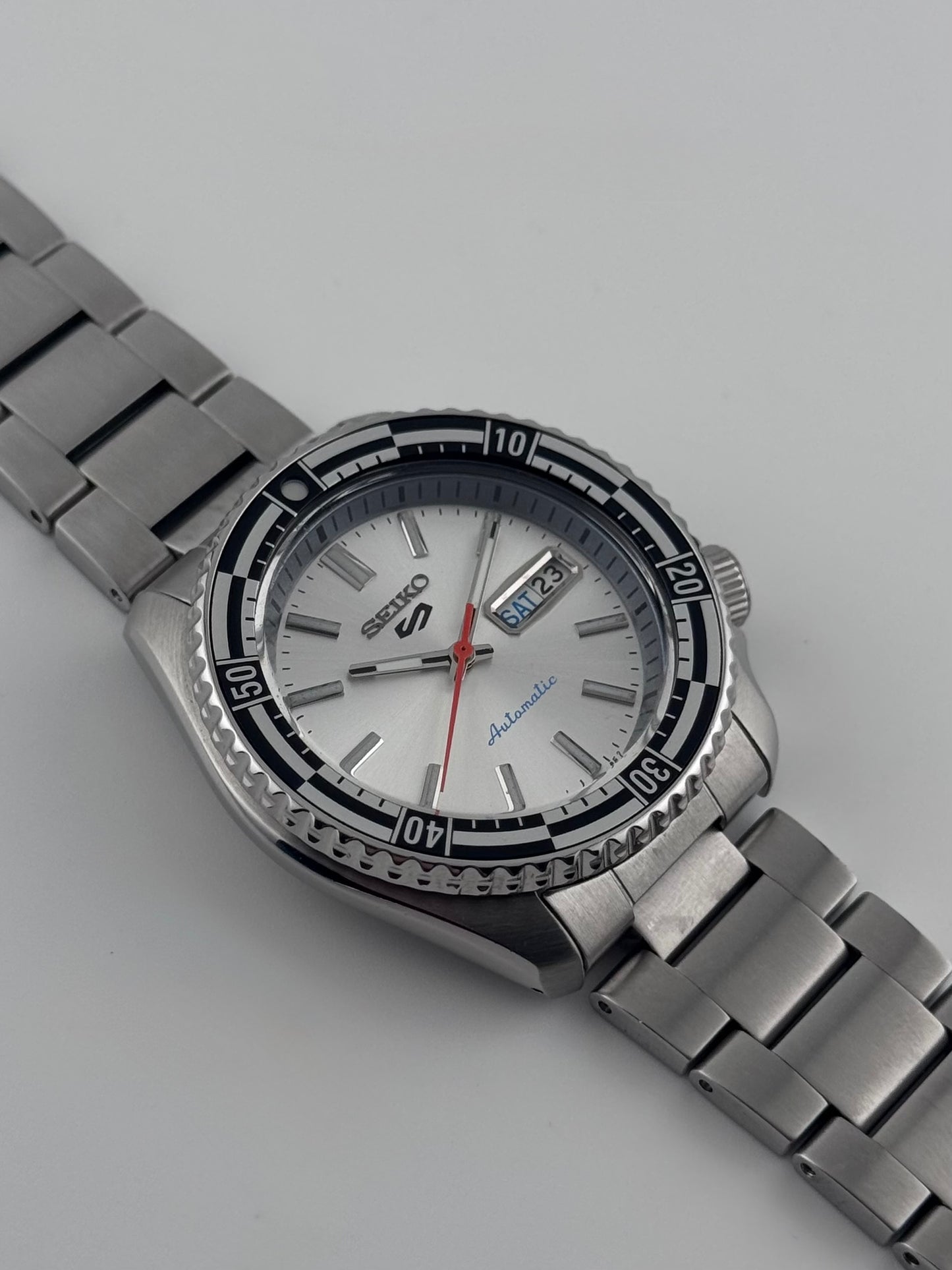 Seiko 5 Automatic Day Date just Special Edition - 4R36-15K0