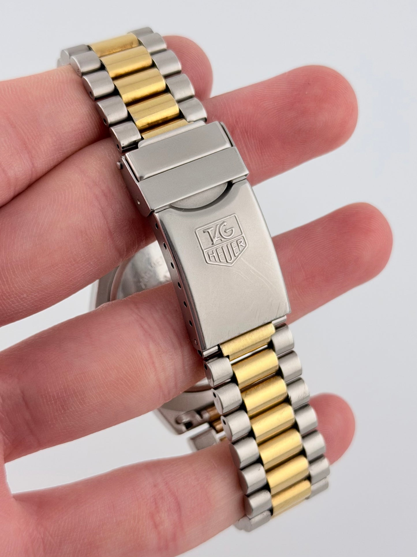 Tag Heuer Professional 3000 Quartz Date - 934.213