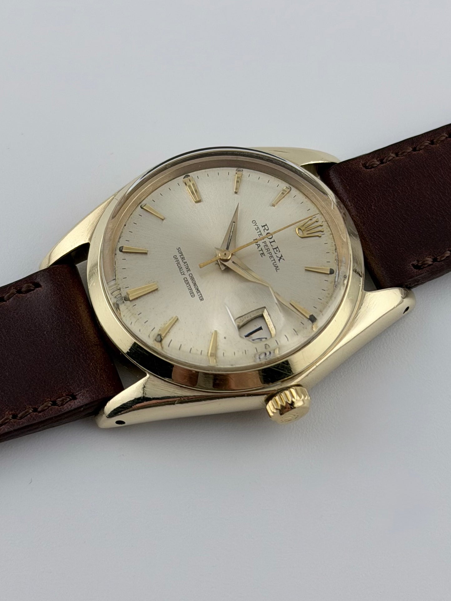 Rolex Oyster Perpetual Date Automatic - 1500 - Solid 9ct Gold