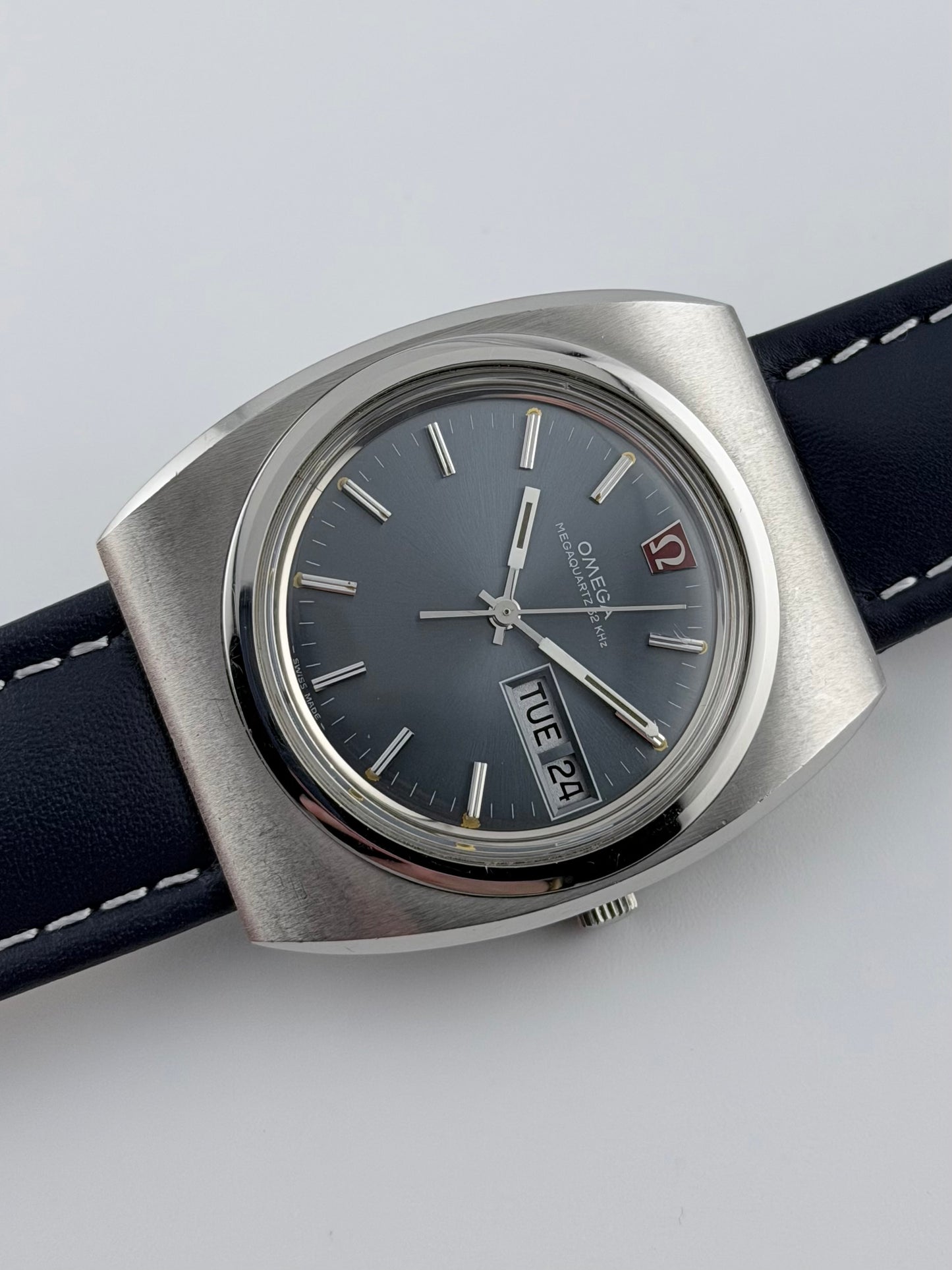 Omega Megaquartz 32 Khz 196.0030 - Rare Blue Dial