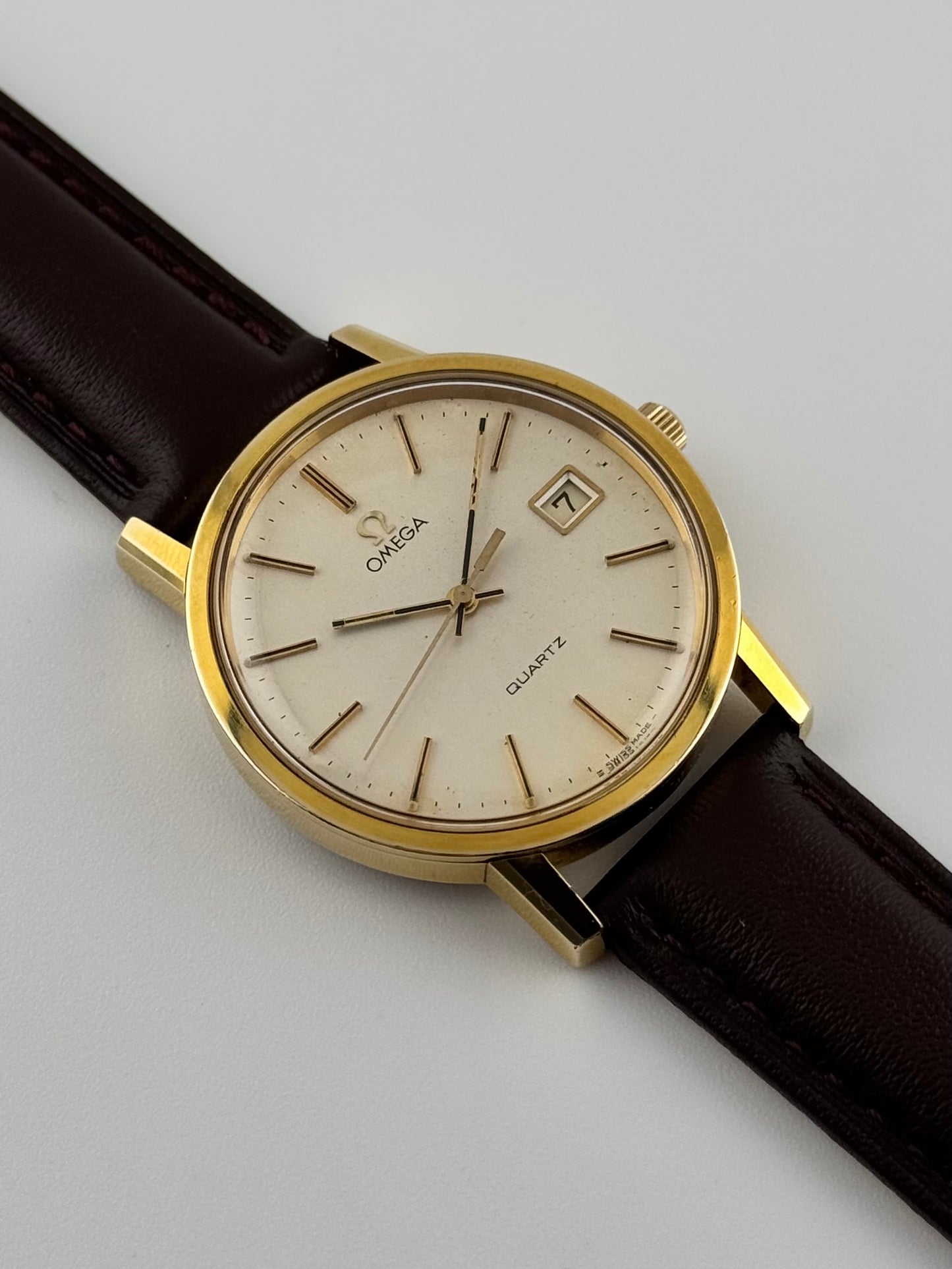 Omega Quartz Date - 196.0160
