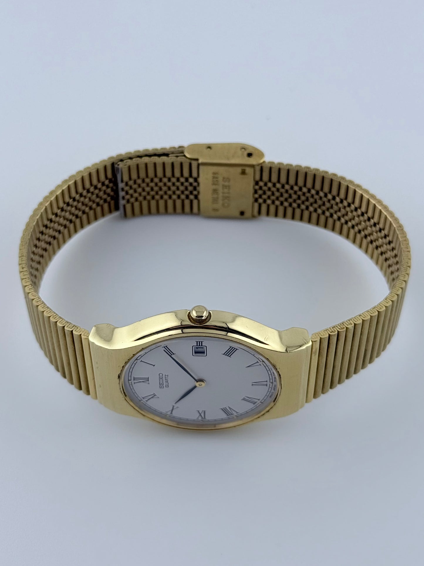 Seiko Quartz Date Dress Watch - 5Y39- 7000