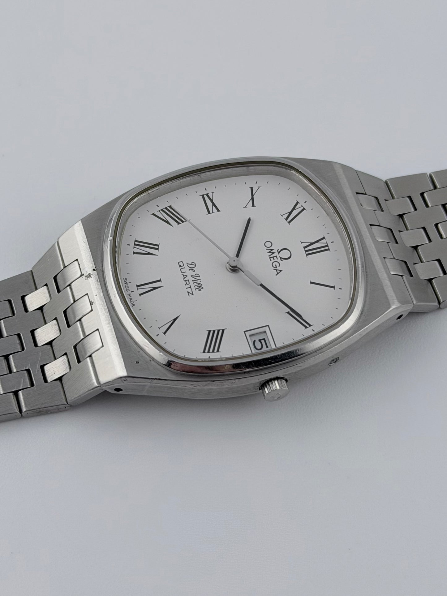 Omega DeVille Quartz Date 192.0051 - White Roman Numeral Dial