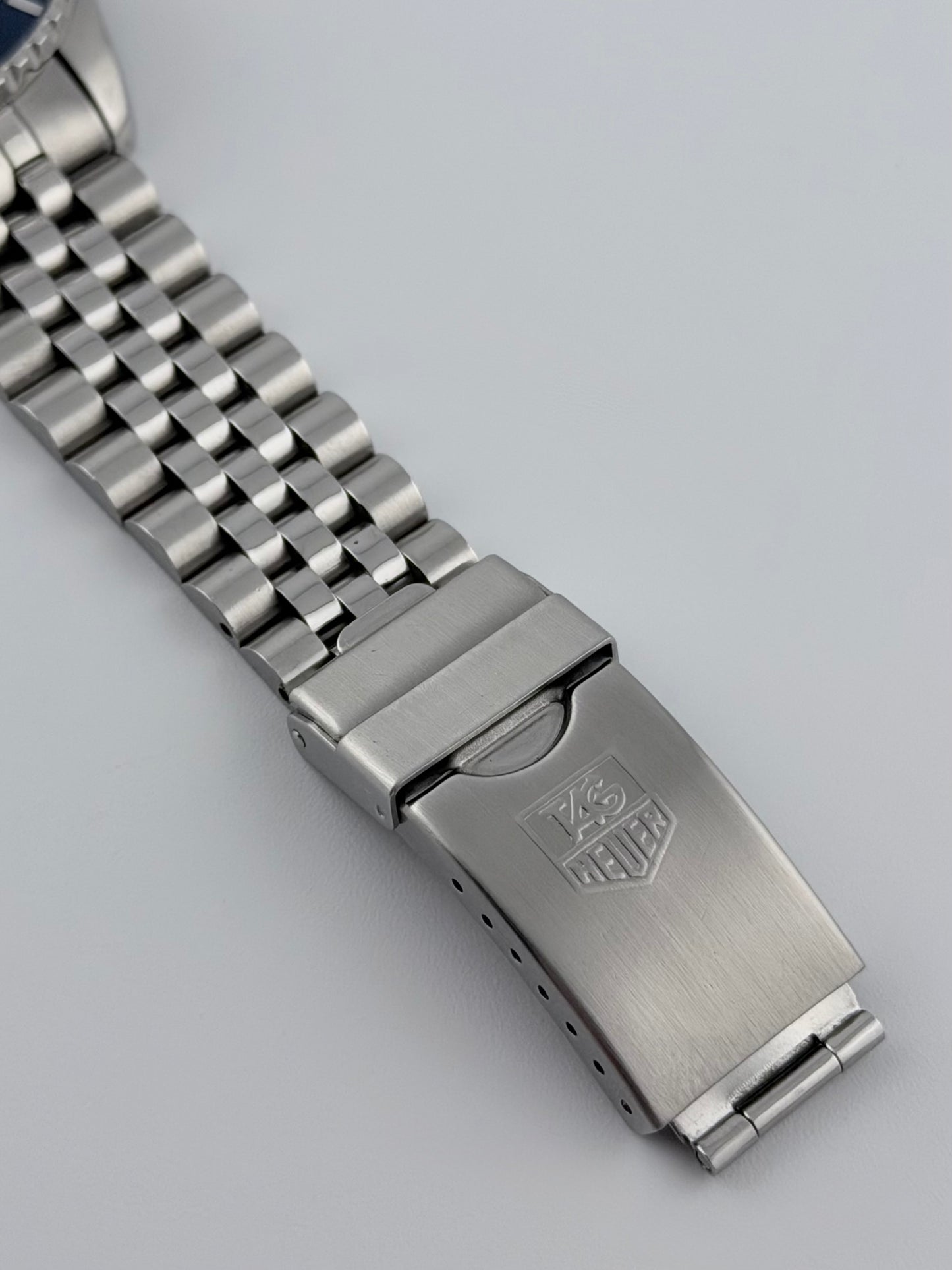 Tag Heuer Professional 1000 Quartz Date 200m 980.613N - Blue Dial
