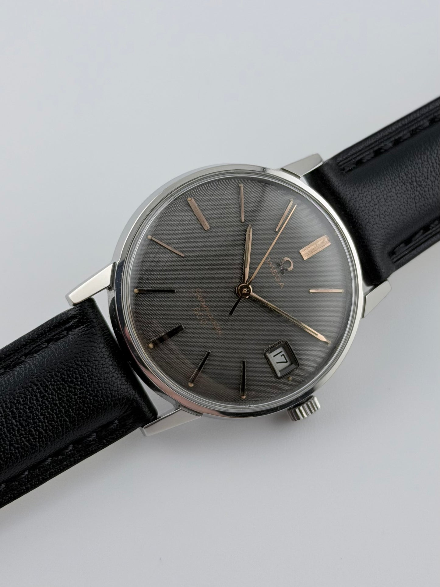 Omega Seamaster 600 Manual Wind - 136.011 - Carbon Dial - Ultra Rare!