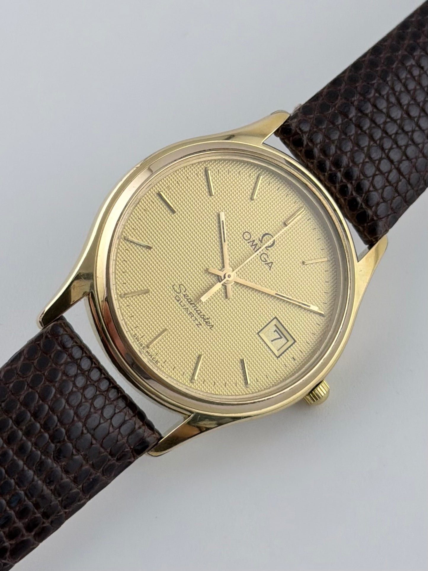 Omega Seamaster Quartz Date 196.0251 Hobnail Dial