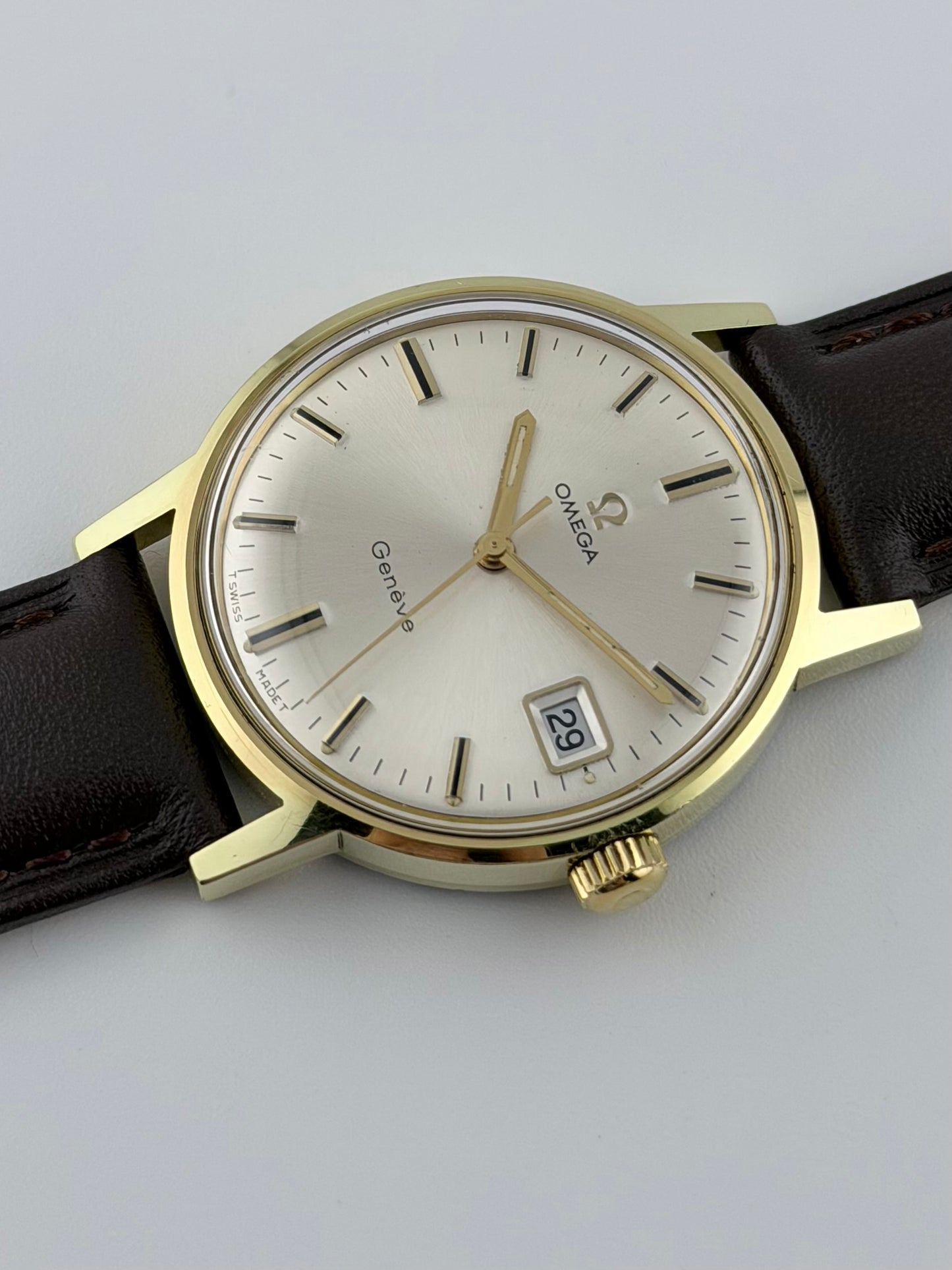 Omega Geneve Date Manual Wind - 136.070