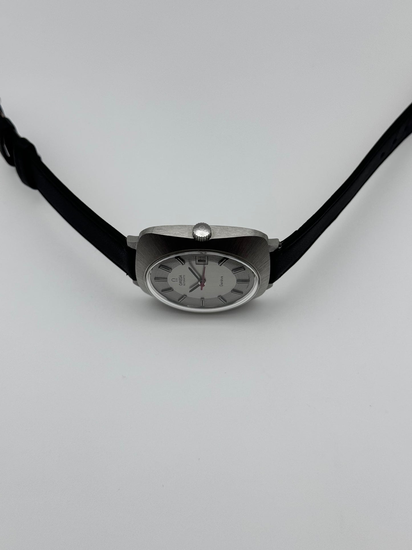 Omega Geneve Automatic Date Record Dial Extremely Rare New Old Stock - 166.081