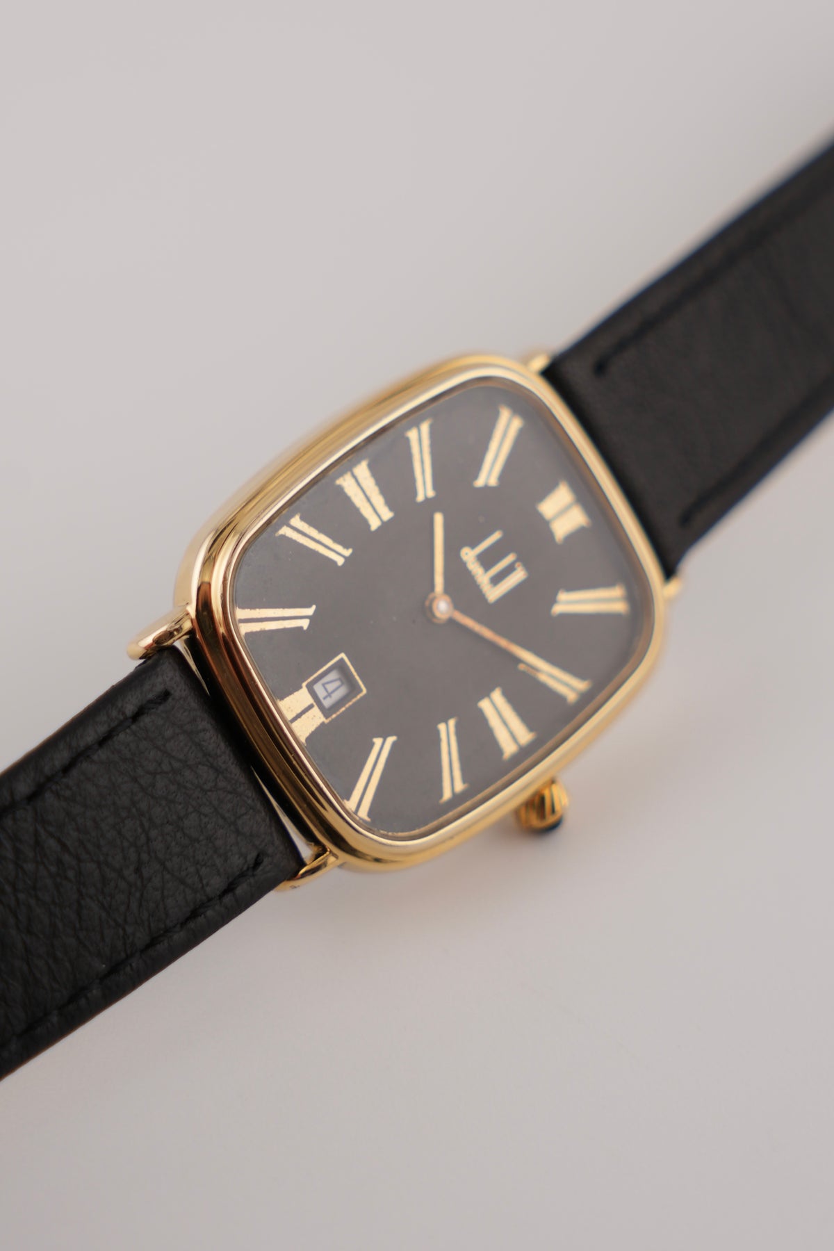 Dunhill Quartz Tank Date Gent’s Dress Watch