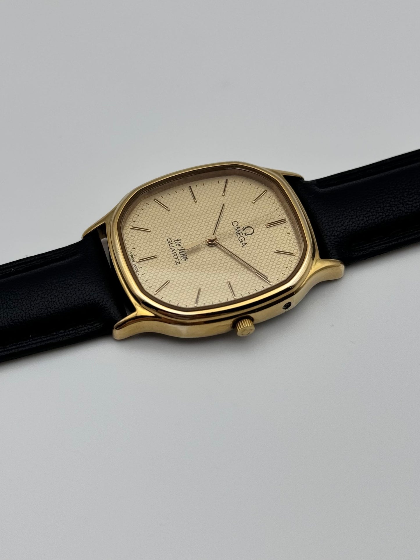 Omega De Ville Tank Quartz - Honeycomb Dial - 195.0013