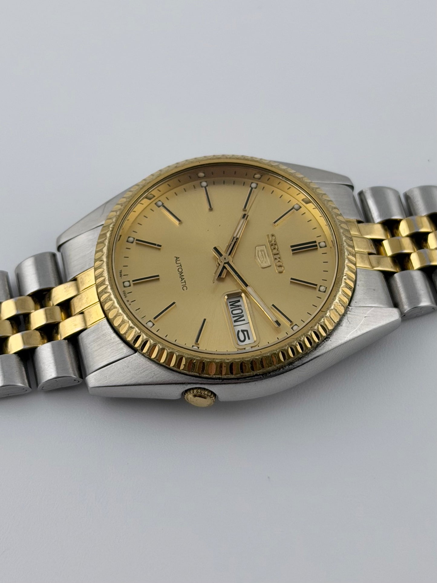 Seiko 5 Automatic Day-Date 7S26-3110 - Sunbrurst Dial