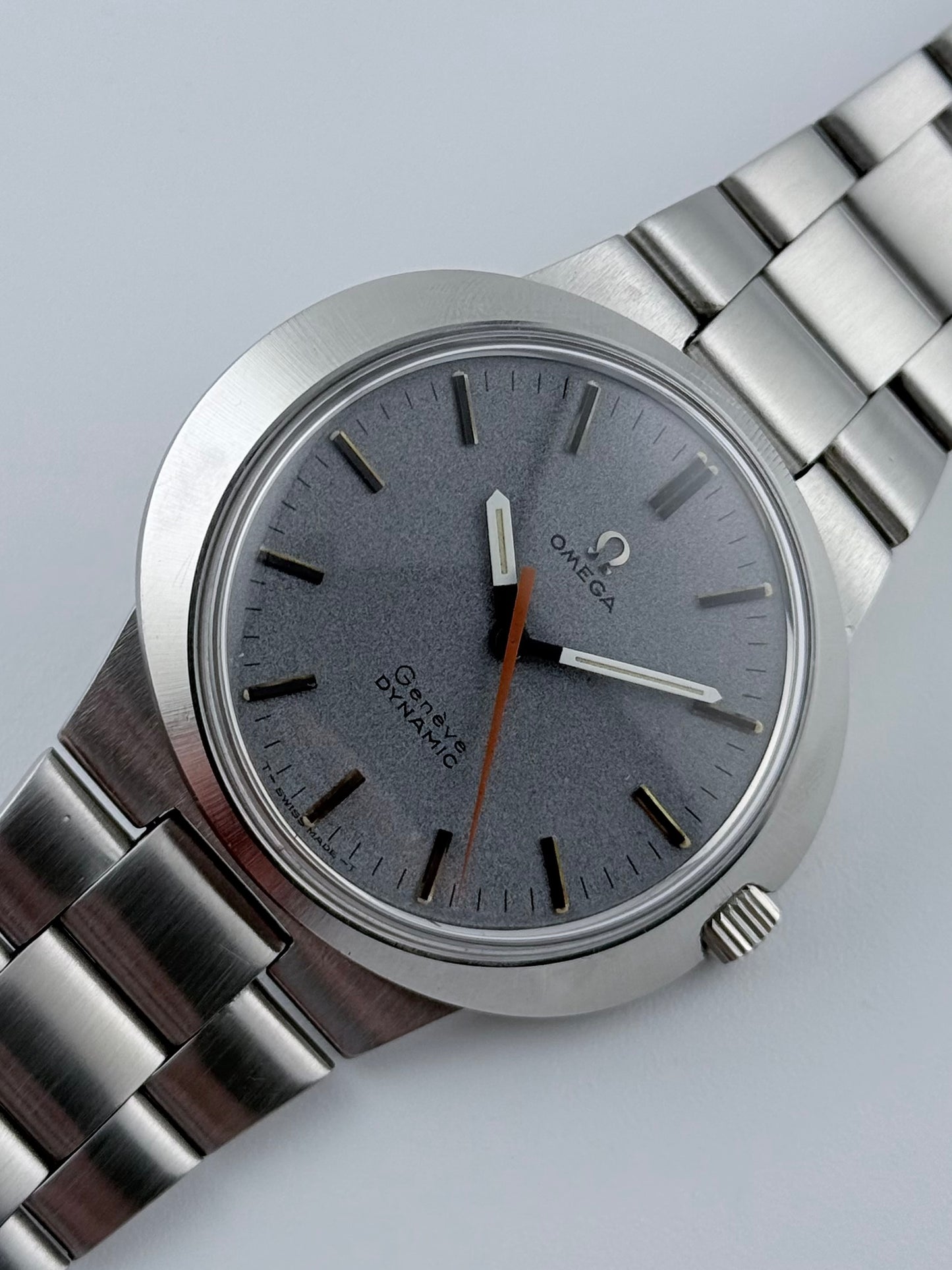 Omega Geneve Dynamic Manual Wind - 136.033 - Rare Dial