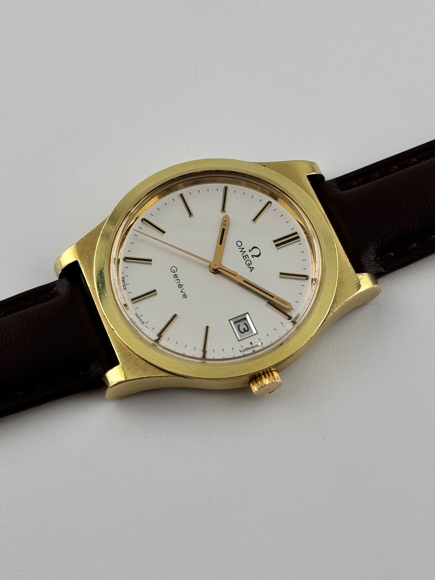Omega Geneve Date Manual Wind - 136.0102