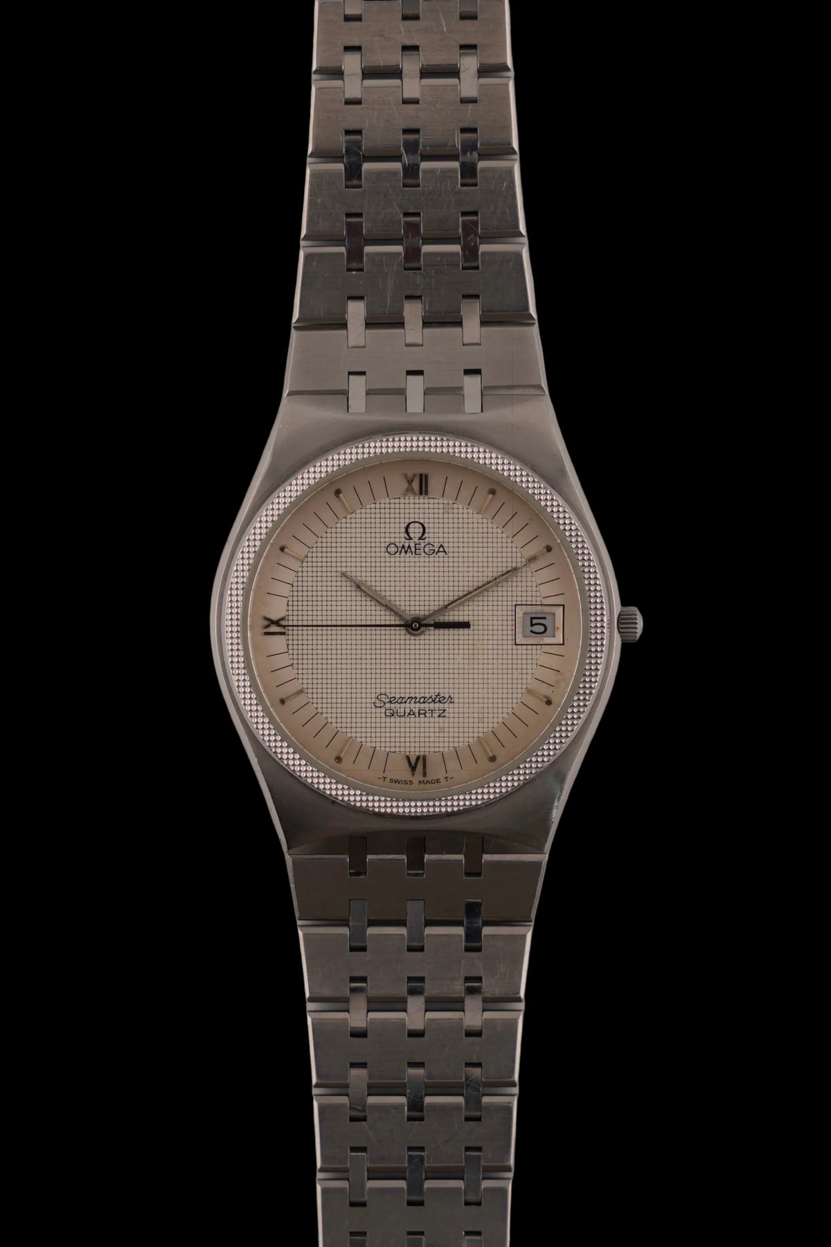 Omega Seamaster "Newport" Quartz Date 196.0275 - Rare Dial and Bezel