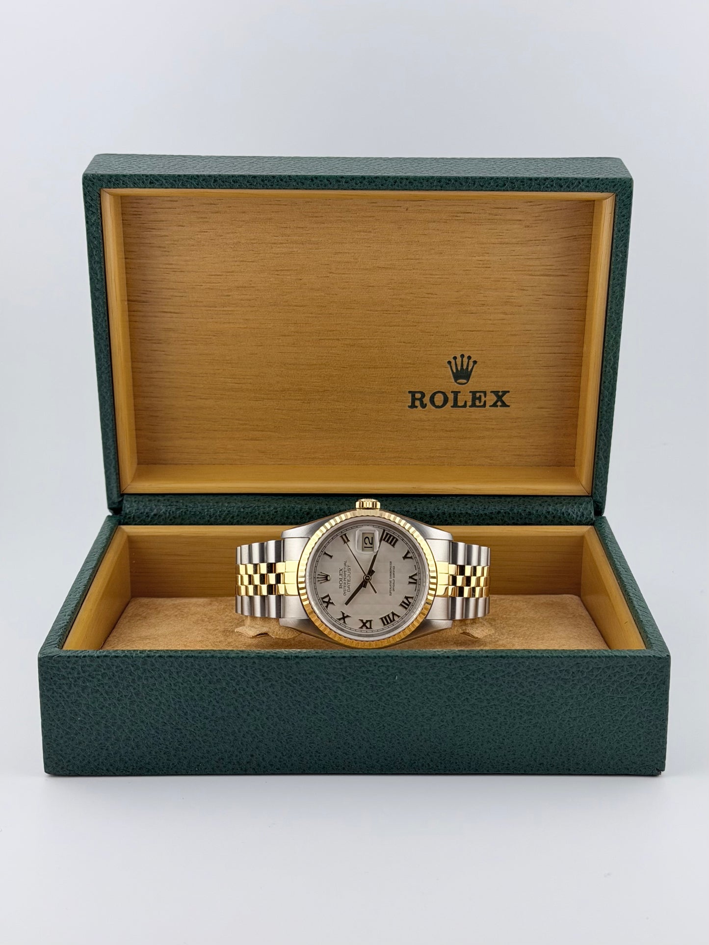 Rolex Datejust Oyster Perpetual 16233 - Rare Pyramid Dial - Original Box
