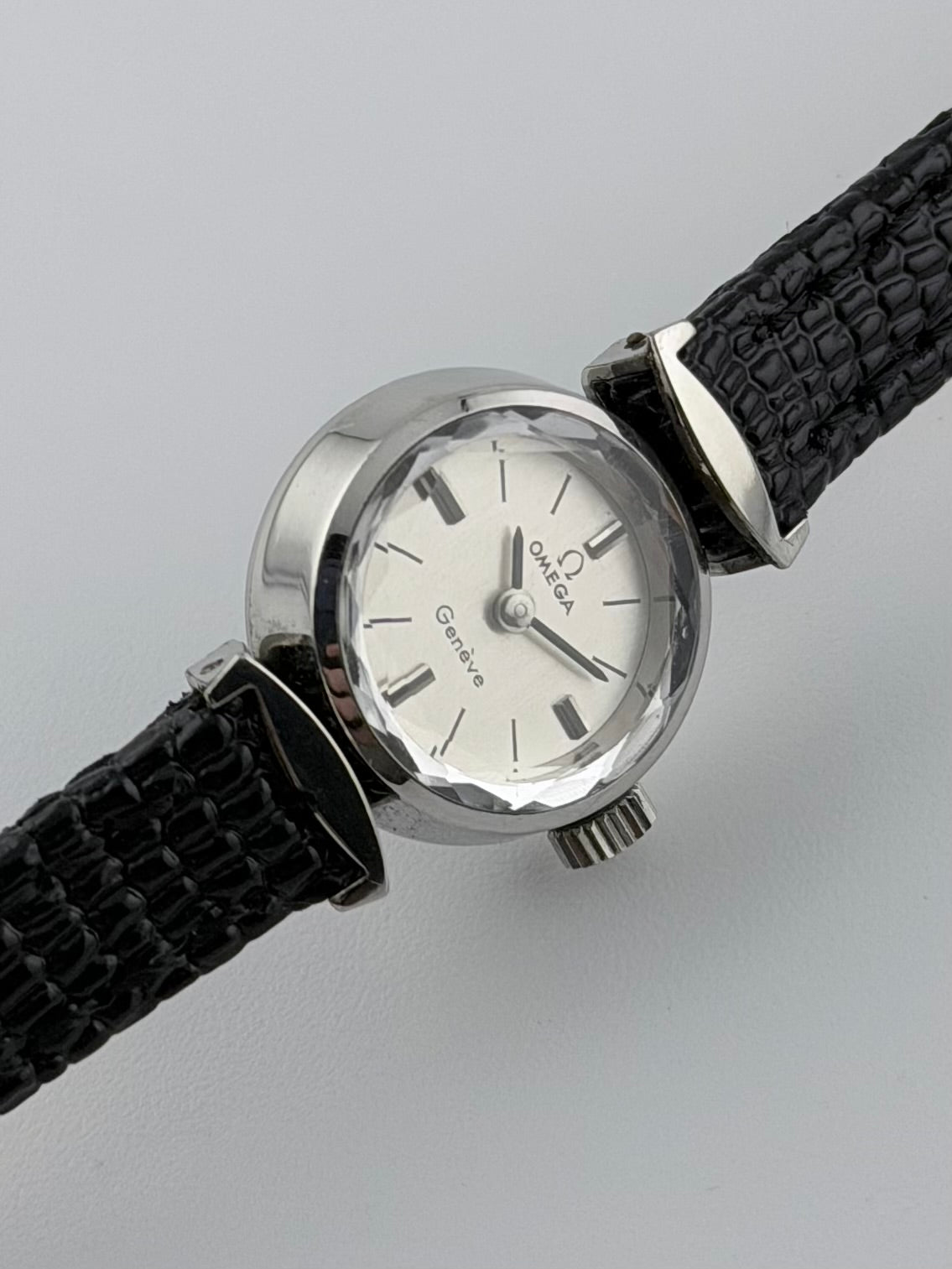Omega Geneve Manual Wind 511.039 - Ladies