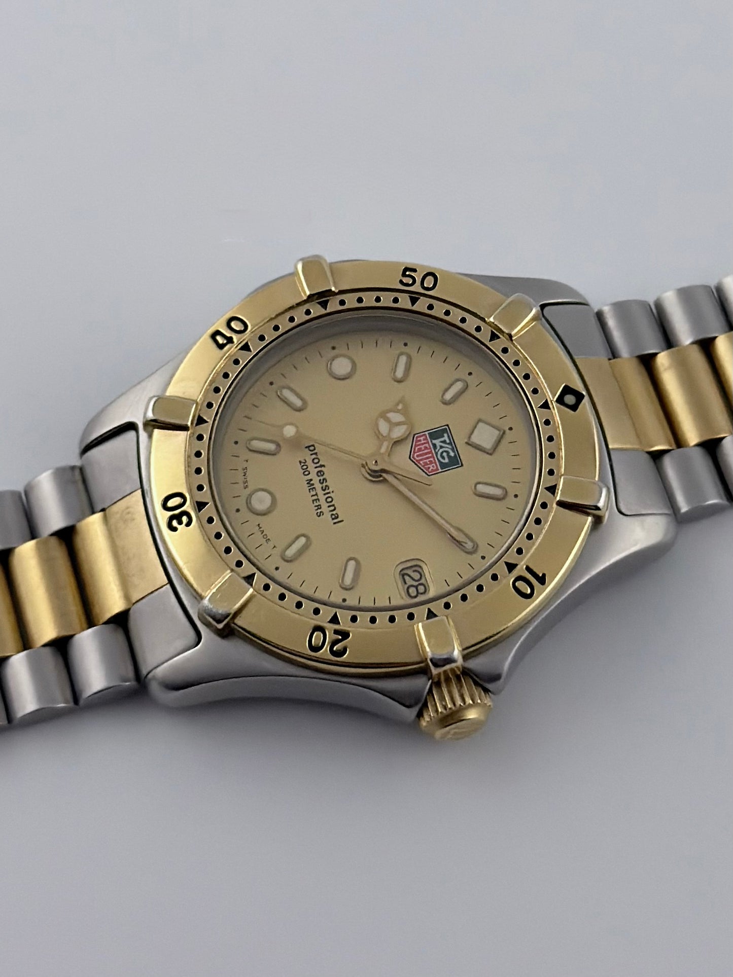Tag Heuer Professional 200m Quartz Date - 964.013.2