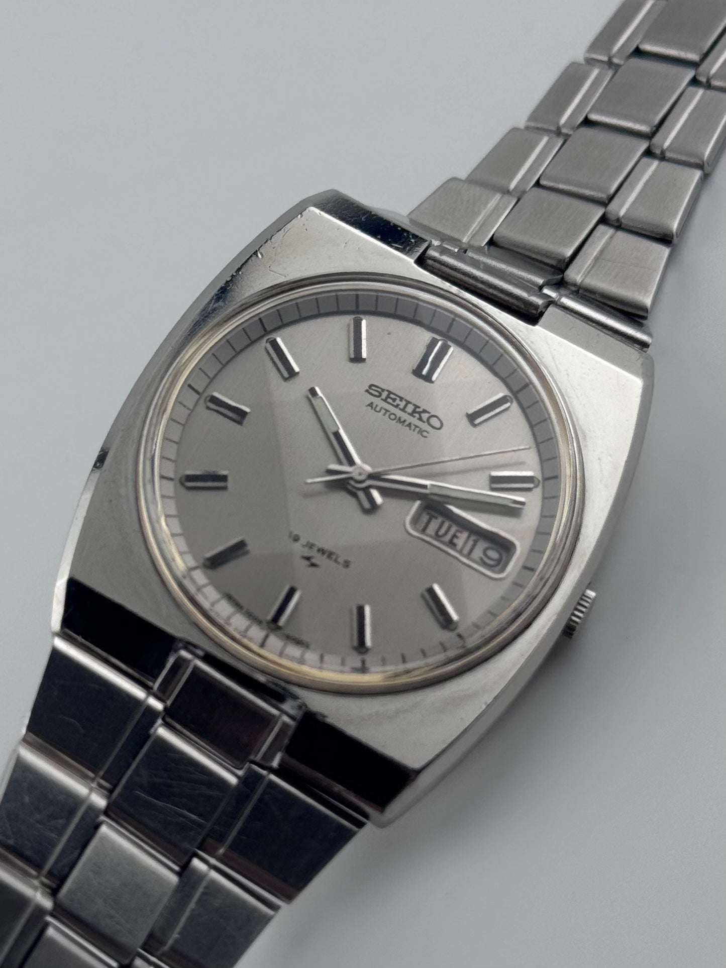 Seiko Automatic Rare Semi faceted 7006-6000