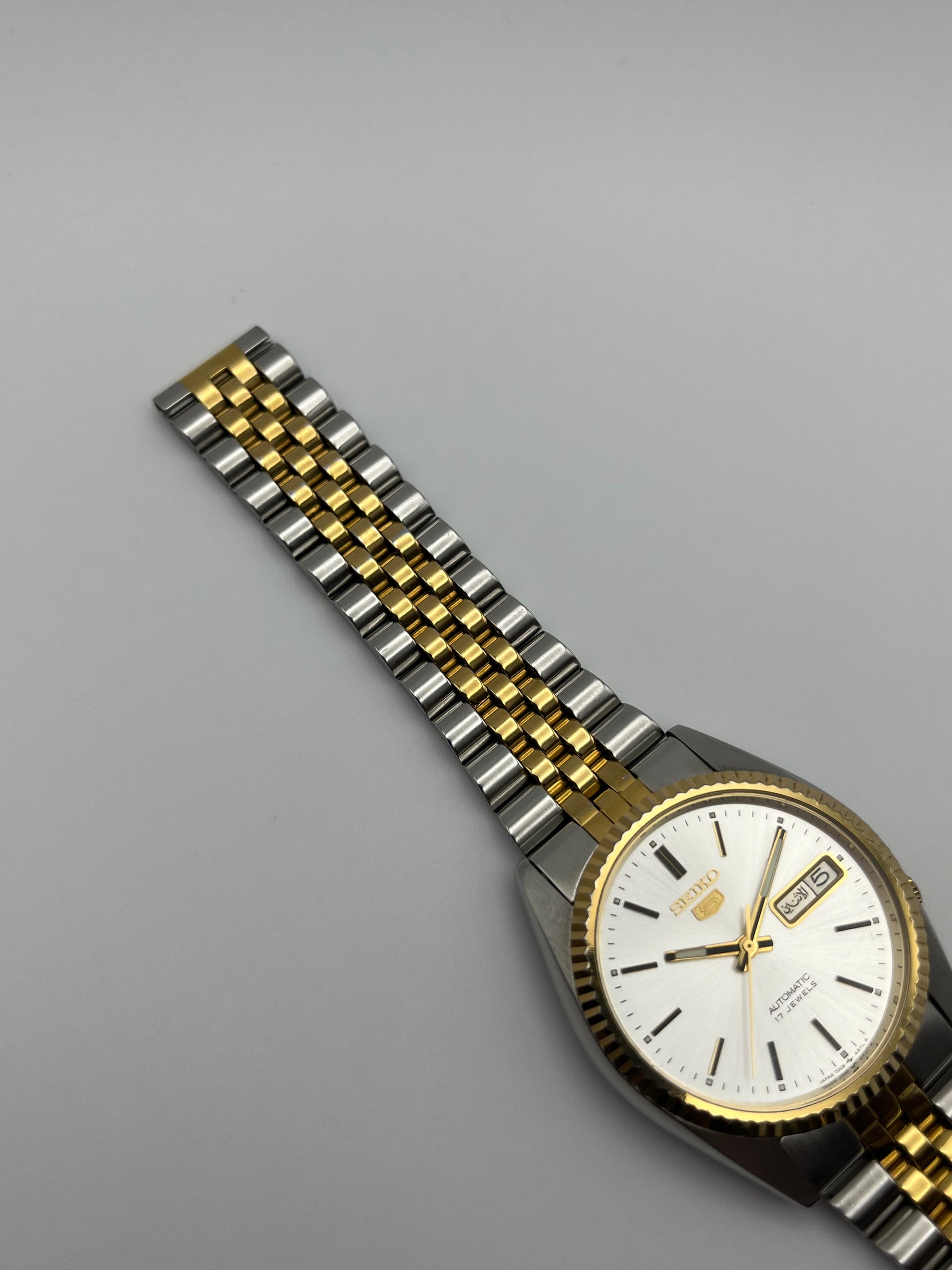 Seiko 5 Automatic Arabic Day-Date 7009-3111 The Wrist Watcher Seiko 5 Automatic Arabic Day-Date 7009-3111 The Wrist Watcher