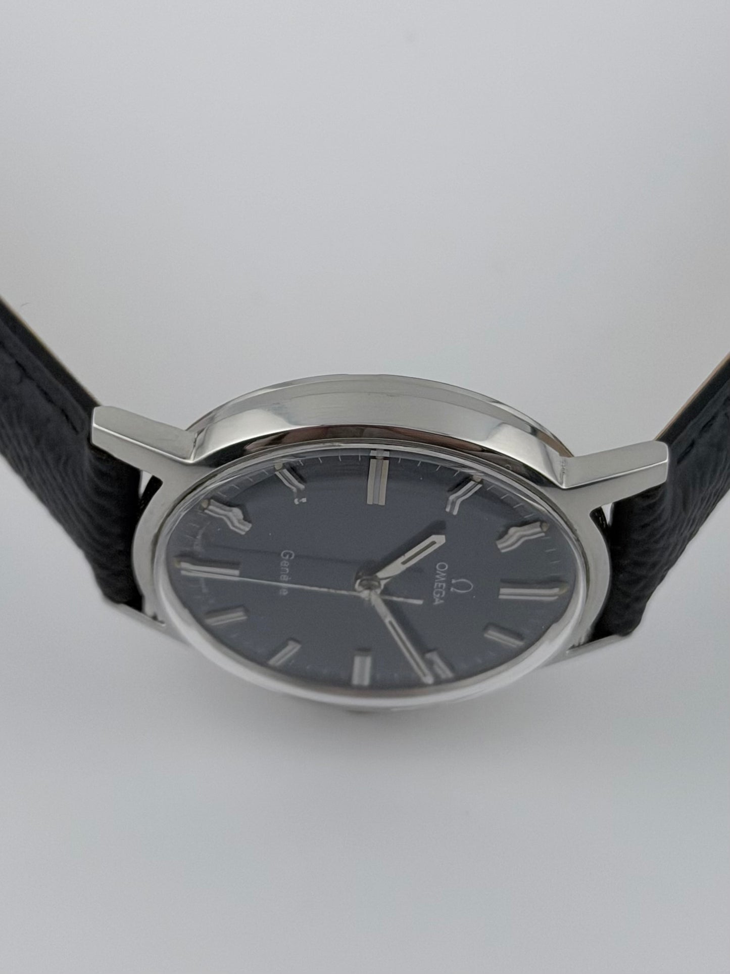 Omega Geneve Manual Wind - 135.070 - Rare Blue Dial