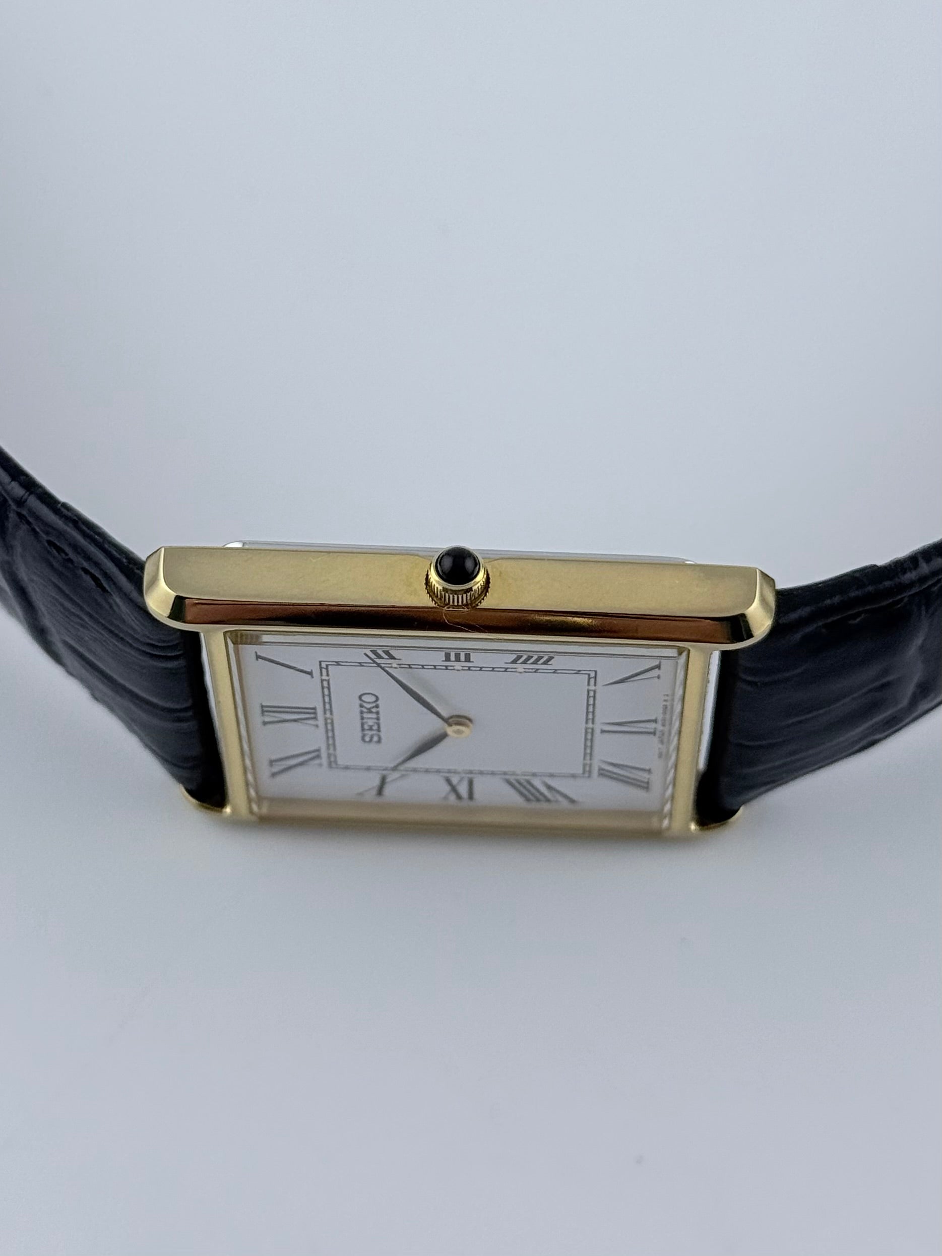 SEIKO ESSENTIALS tank 4N30-00G0 稼働品 SEIKO ESSENTIALS tank 4N30-00G0 稼働品 - メルカリ