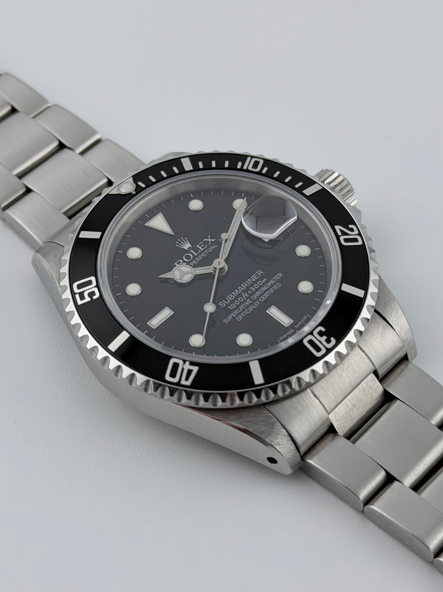 Rolex Oyster Perpetual Submariner Date - 16800 - Original Box and Booklets