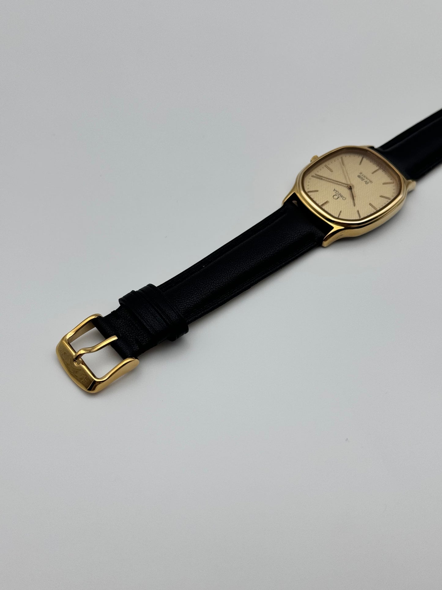 Omega De Ville Tank Quartz - Honeycomb Dial - 195.0013
