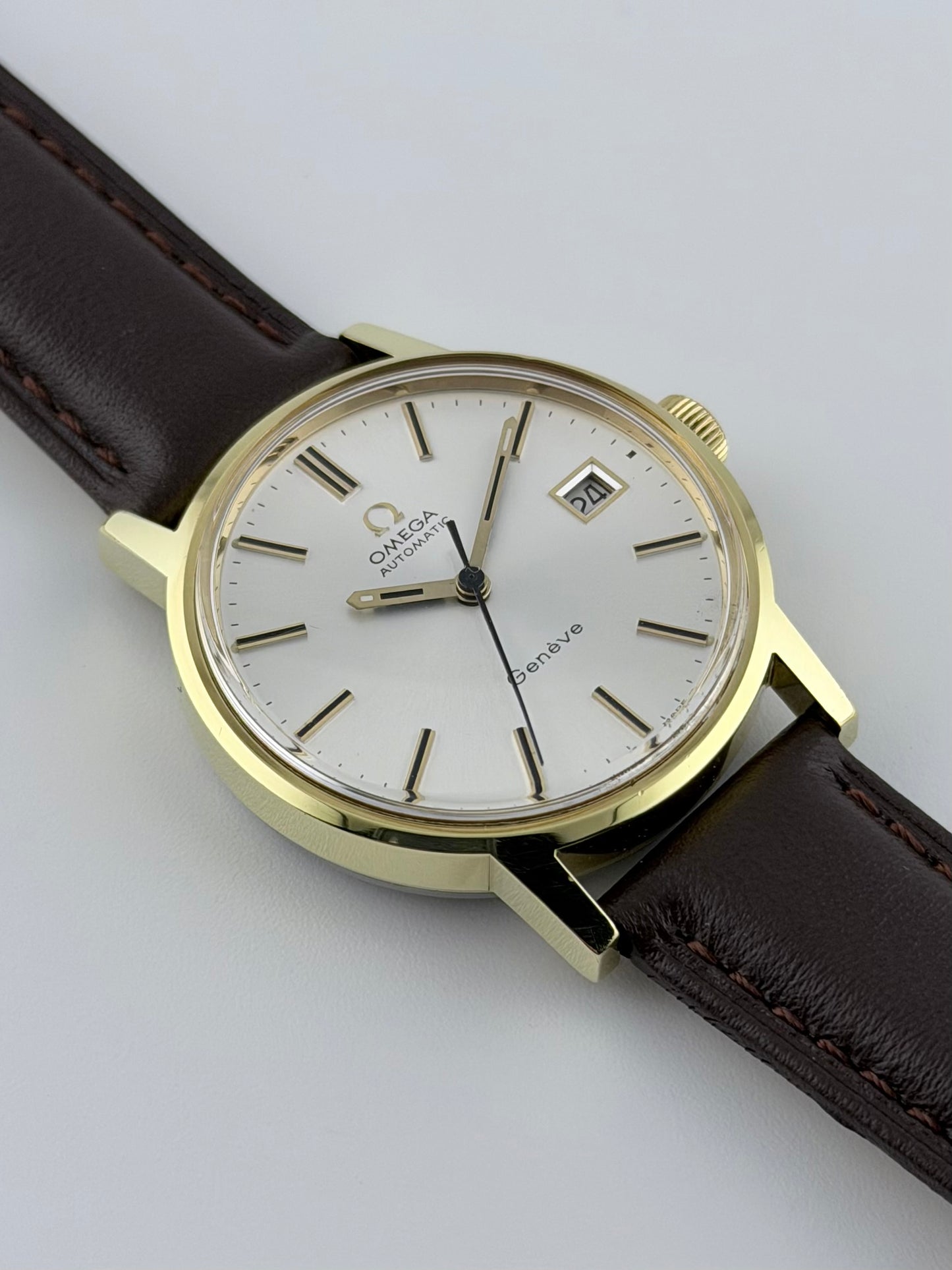 Omega Geneve Automatic Date 166.0098 - Box and Papers.