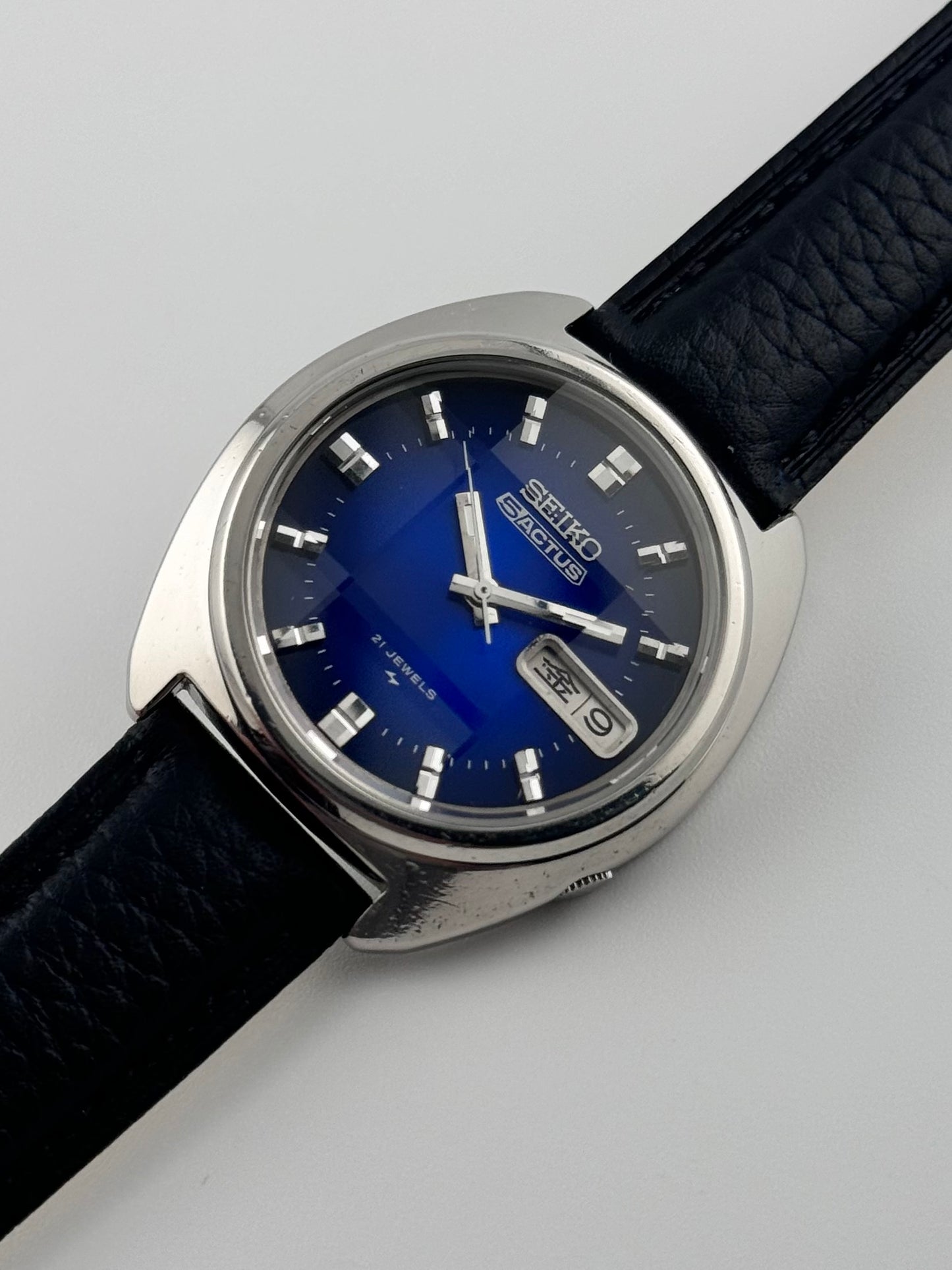 Seiko 5 ACTUS Automatic 7019-7350 - JDM - Gradient Blue - Faceted Crystal