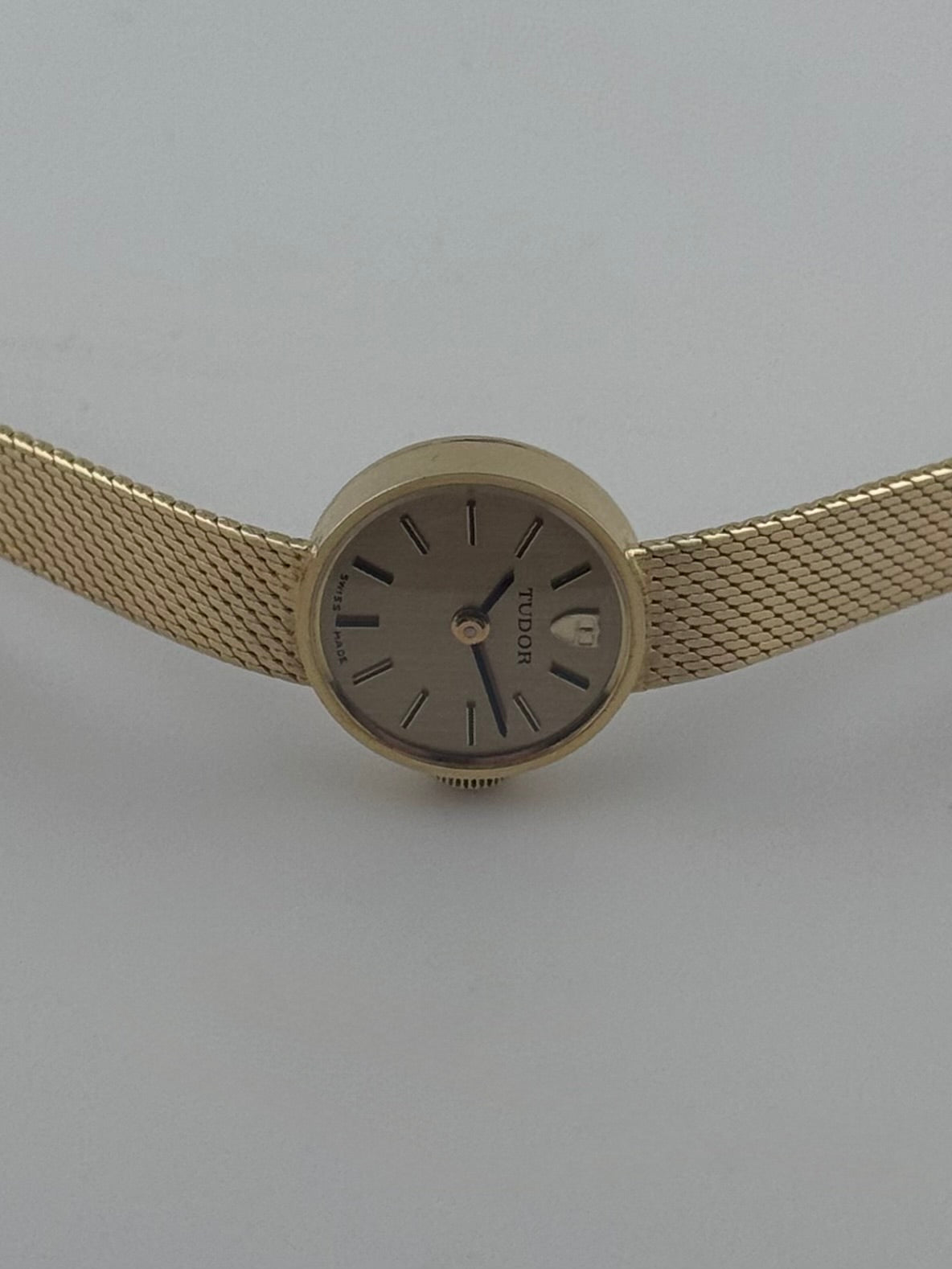 Tudor 9ct Manual Wind 058708 - Ladies - RARE - with Box