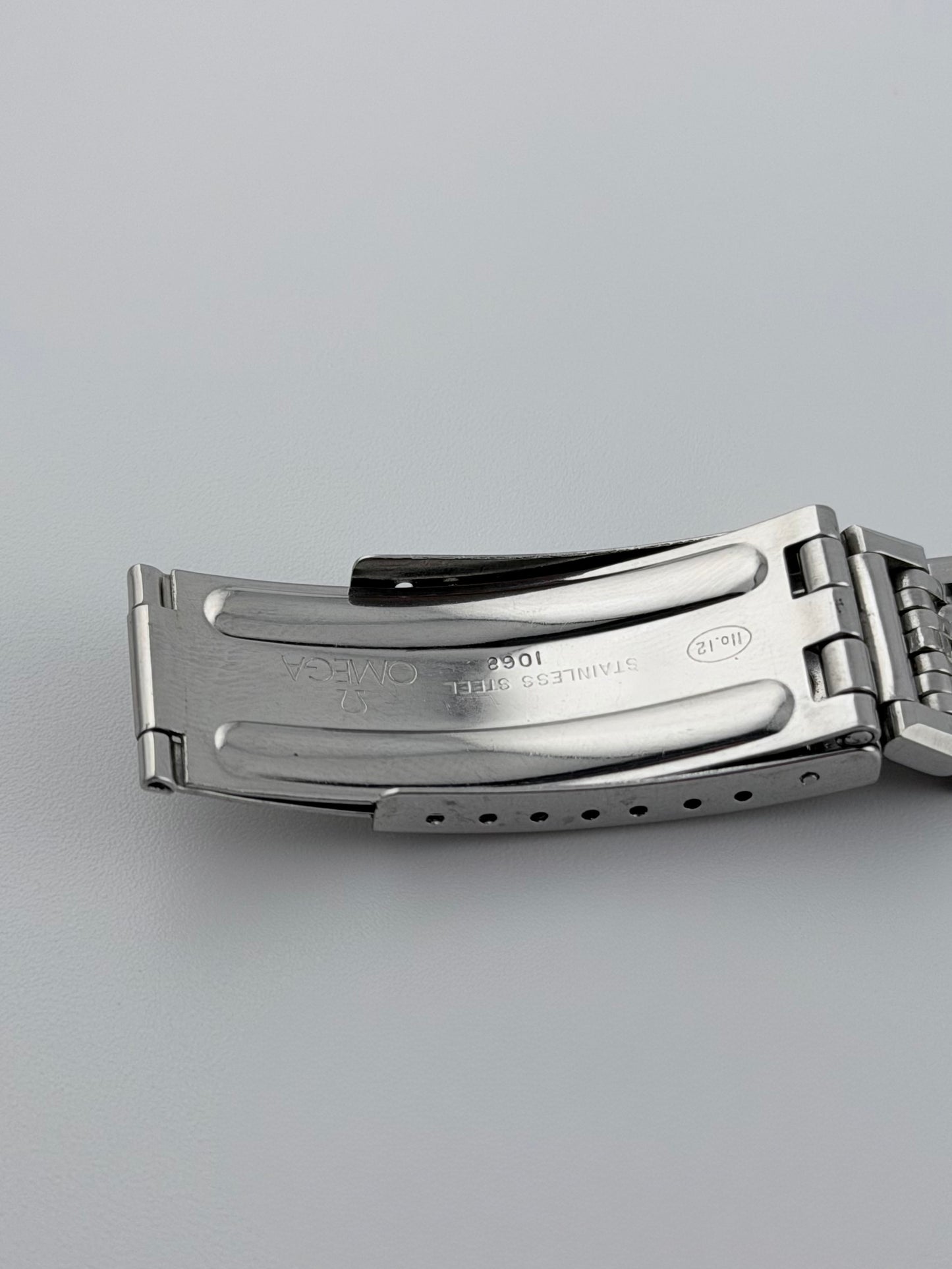 Omega Constellation Automatic Chronometer Date  - Pie Pan - 168.010 Original Bracelet