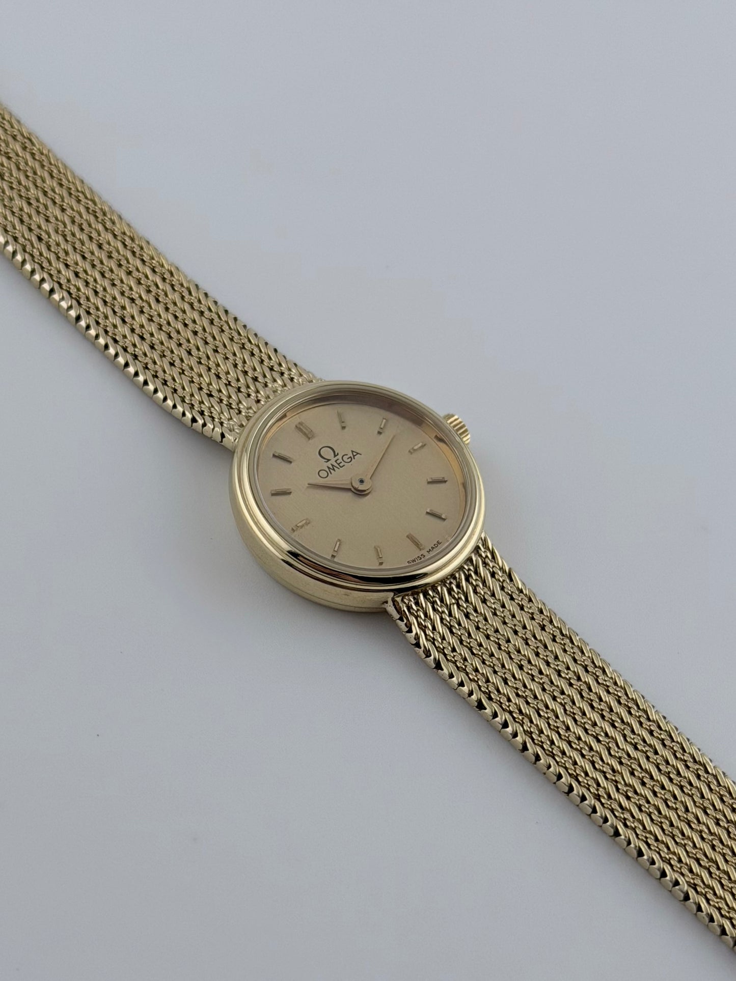 Omega Ladies Quartz 791.758.JE - RARE British Market Model - 9ct Gold - original Box