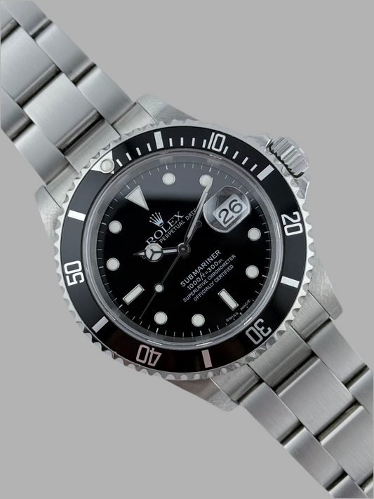 Rolex Oyster Perpetual Submariner Date - 16610 - Extremely Clean Condition