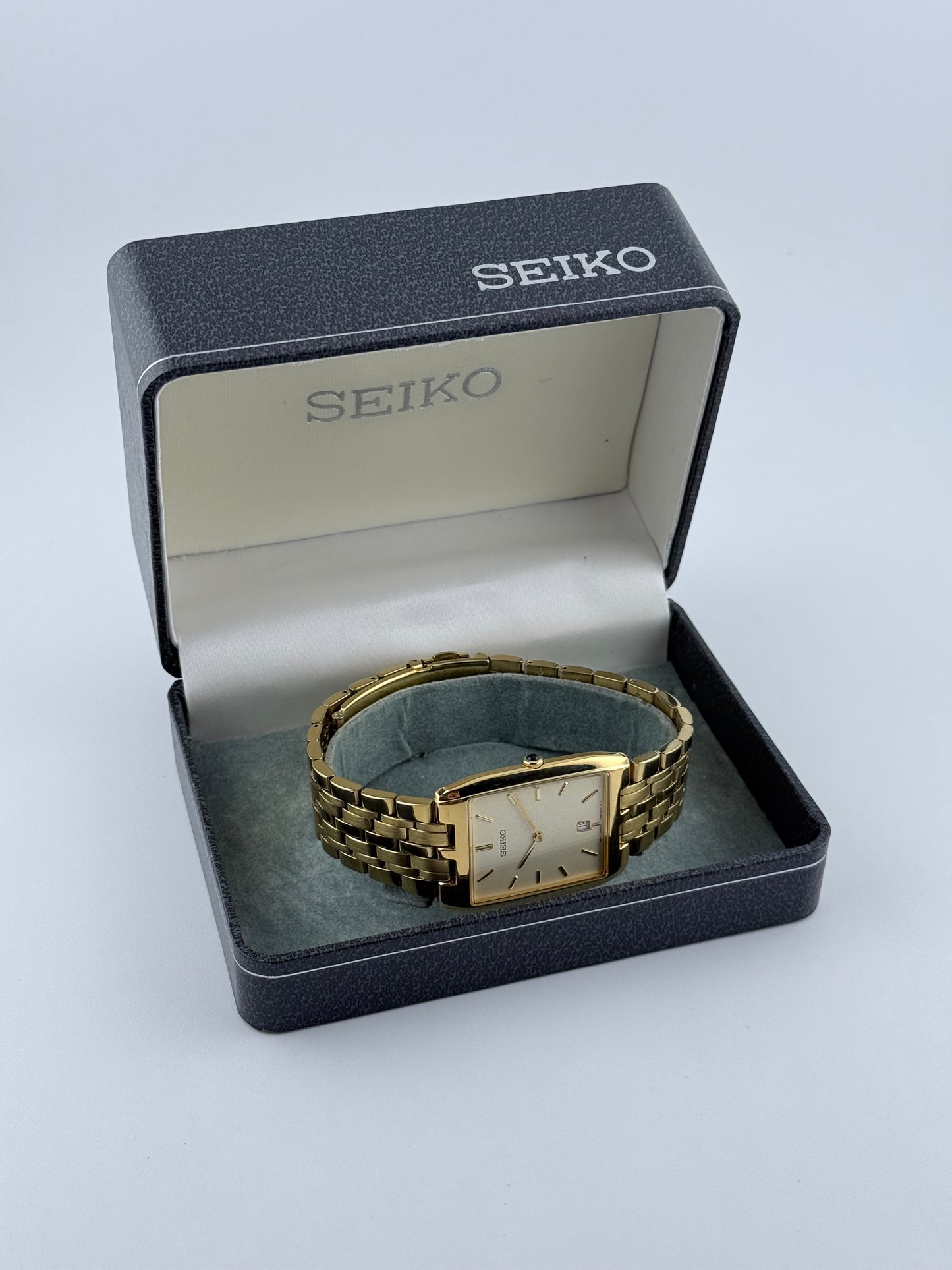 Seiko Tank Quartz 7N39-5010