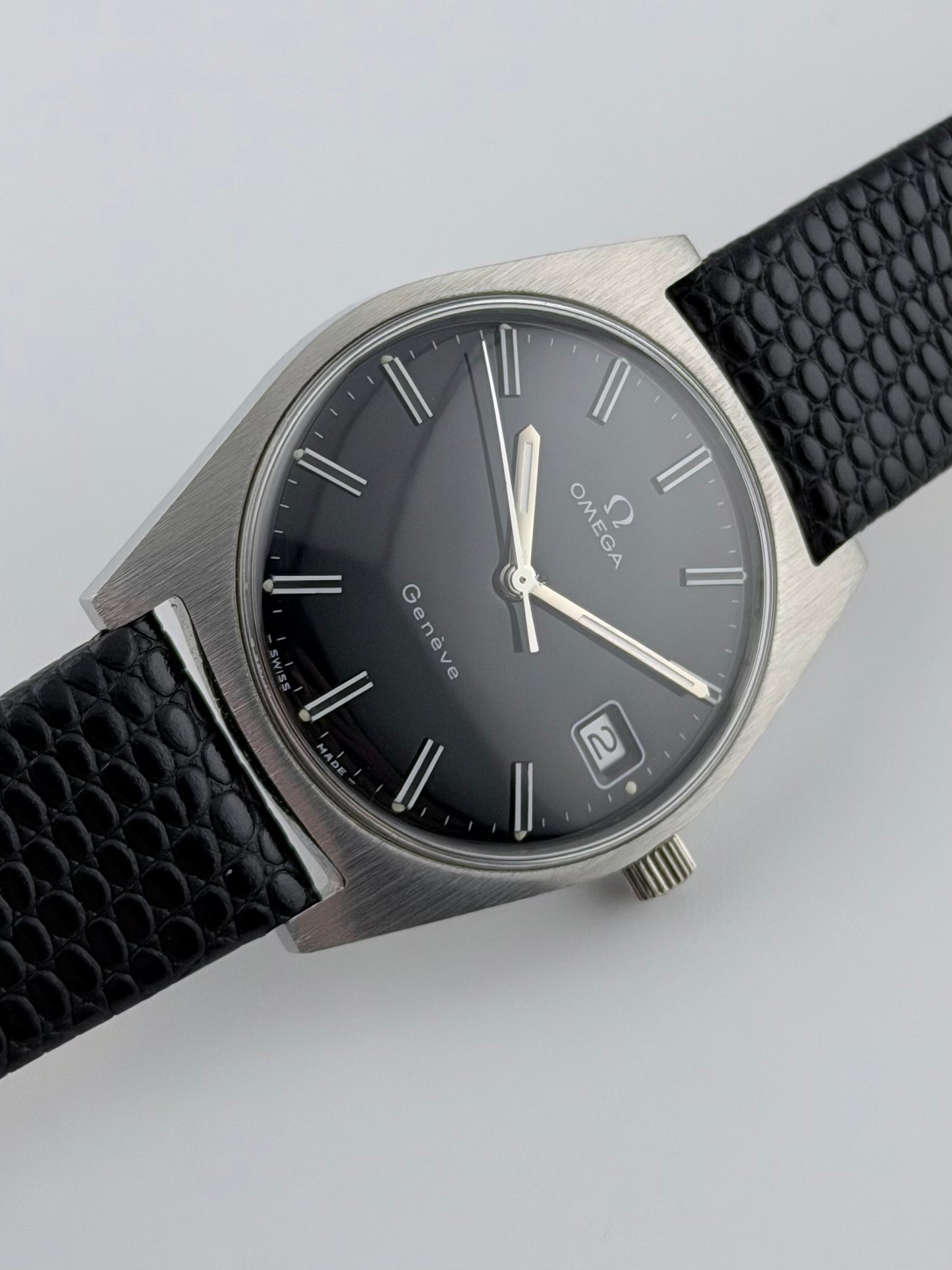 Omega Geneve Date Manual Wind 136.041
