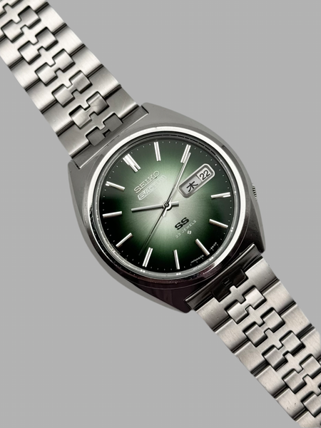 SEIKO 5 ACTUS 自動巻き 6106-8670 三024 90A47214-AE87-4AFA-A914-