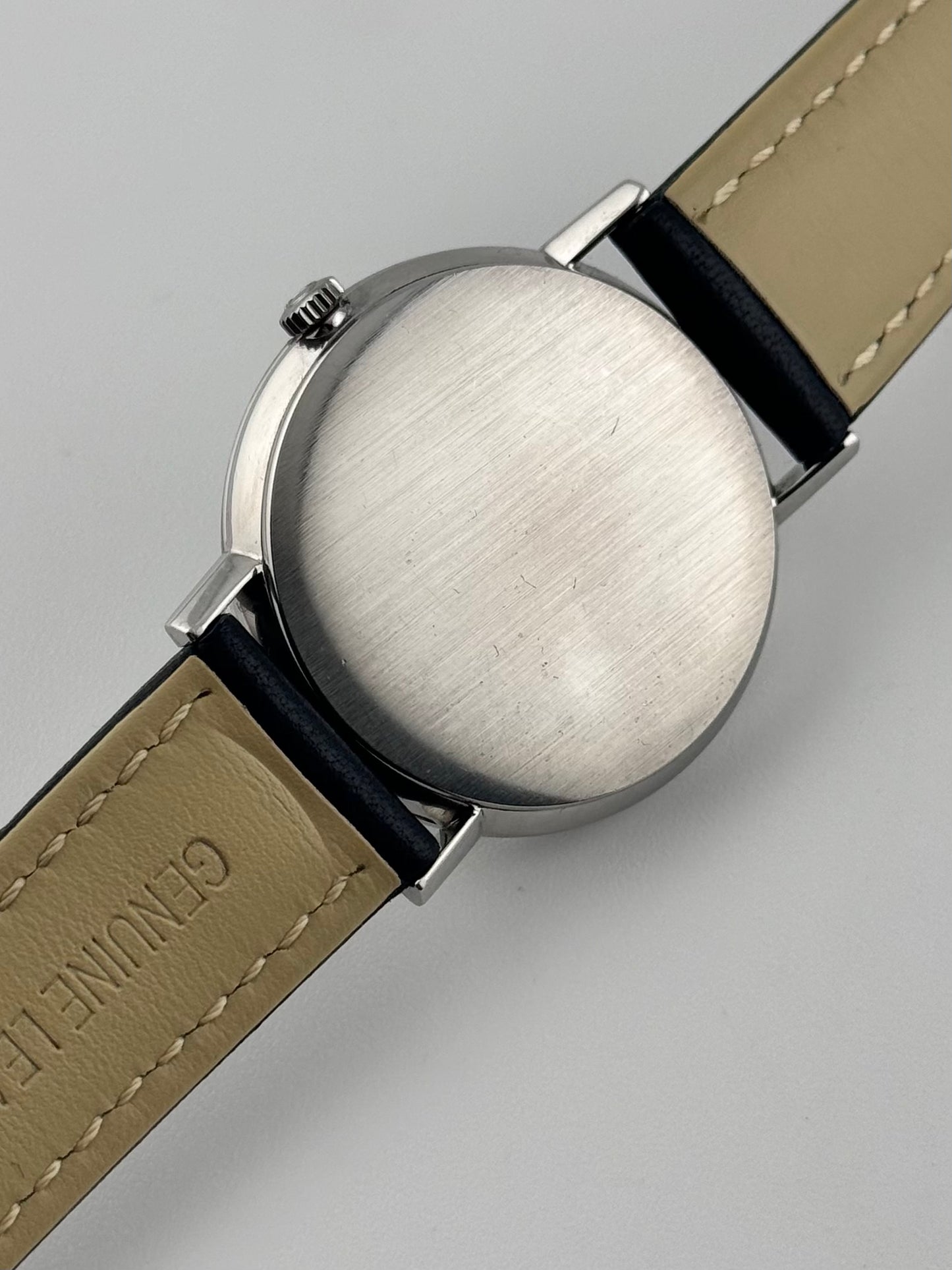 Omega Geneve Manual Date 132.019 - Grey Linen Dial