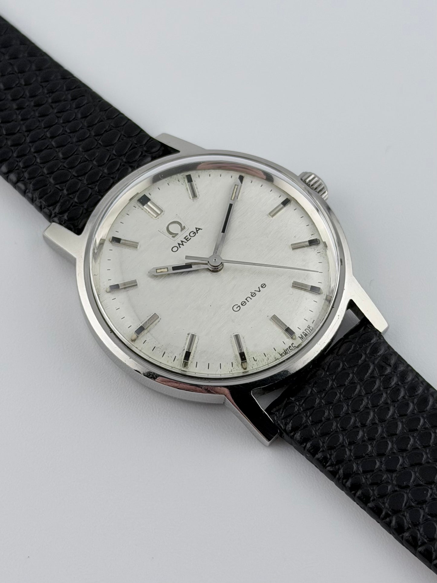 Omega Geneve Manual Wind 135.070 - Shantung Dial