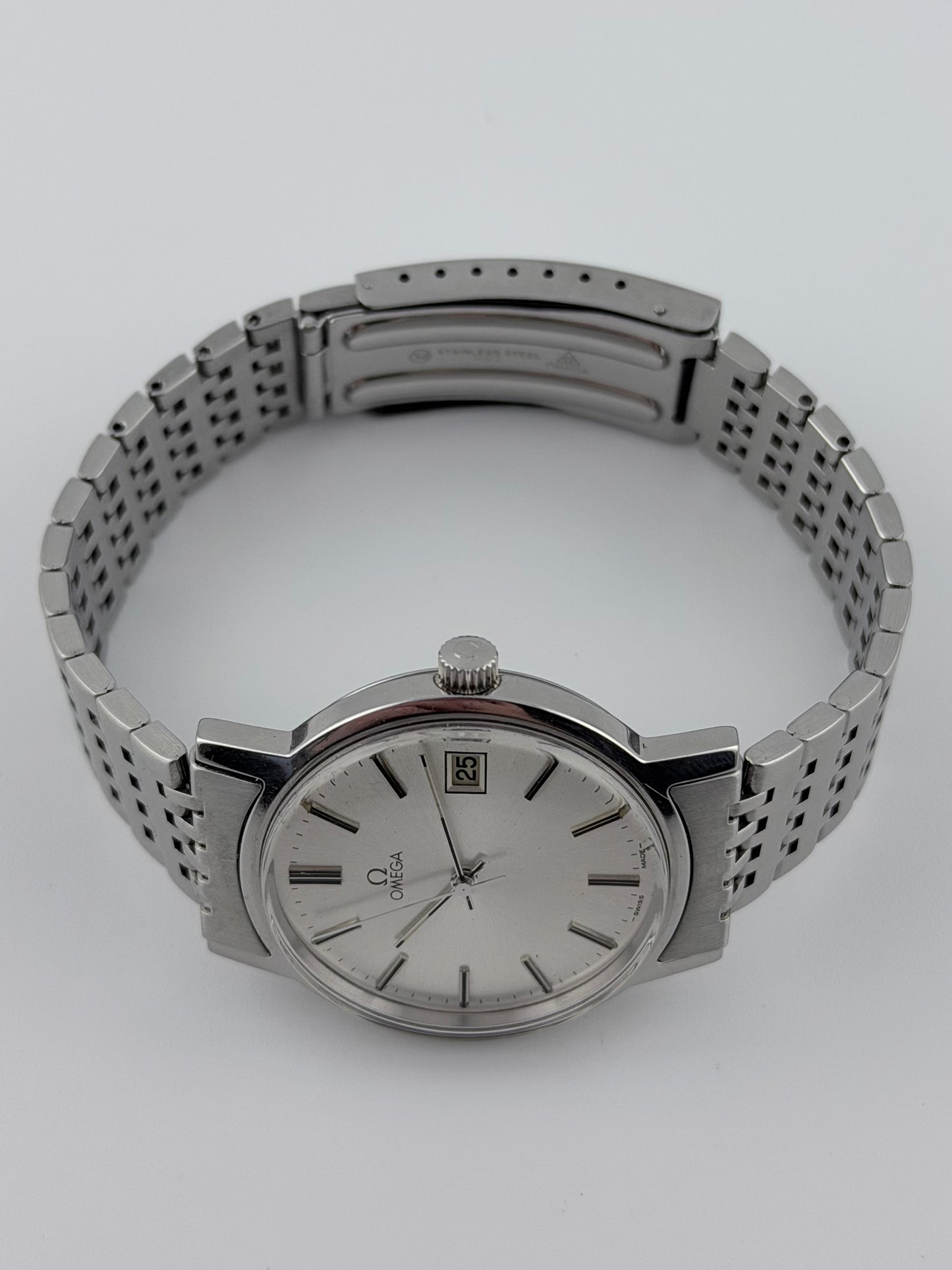Omega Date Manual Wind 136.0104 - Original Bracelet