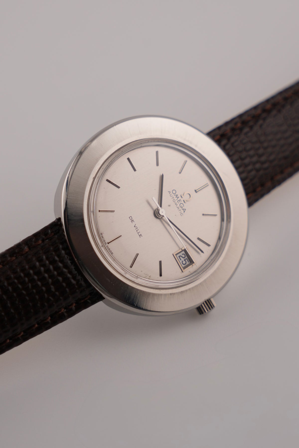 Omega De Ville Automatic Date 166.0094 - UFO Style