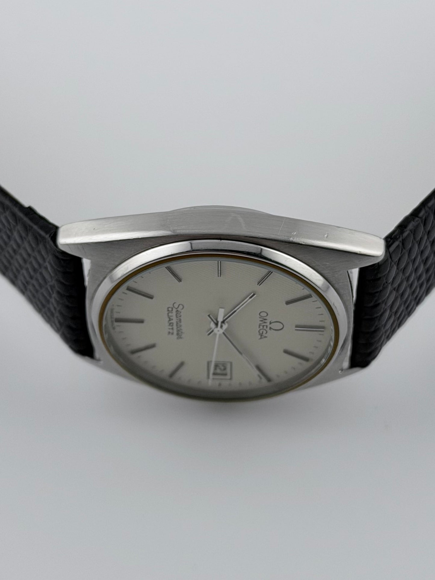 Omega Seamaster Quartz Date 196.0186 - Waffle Dial