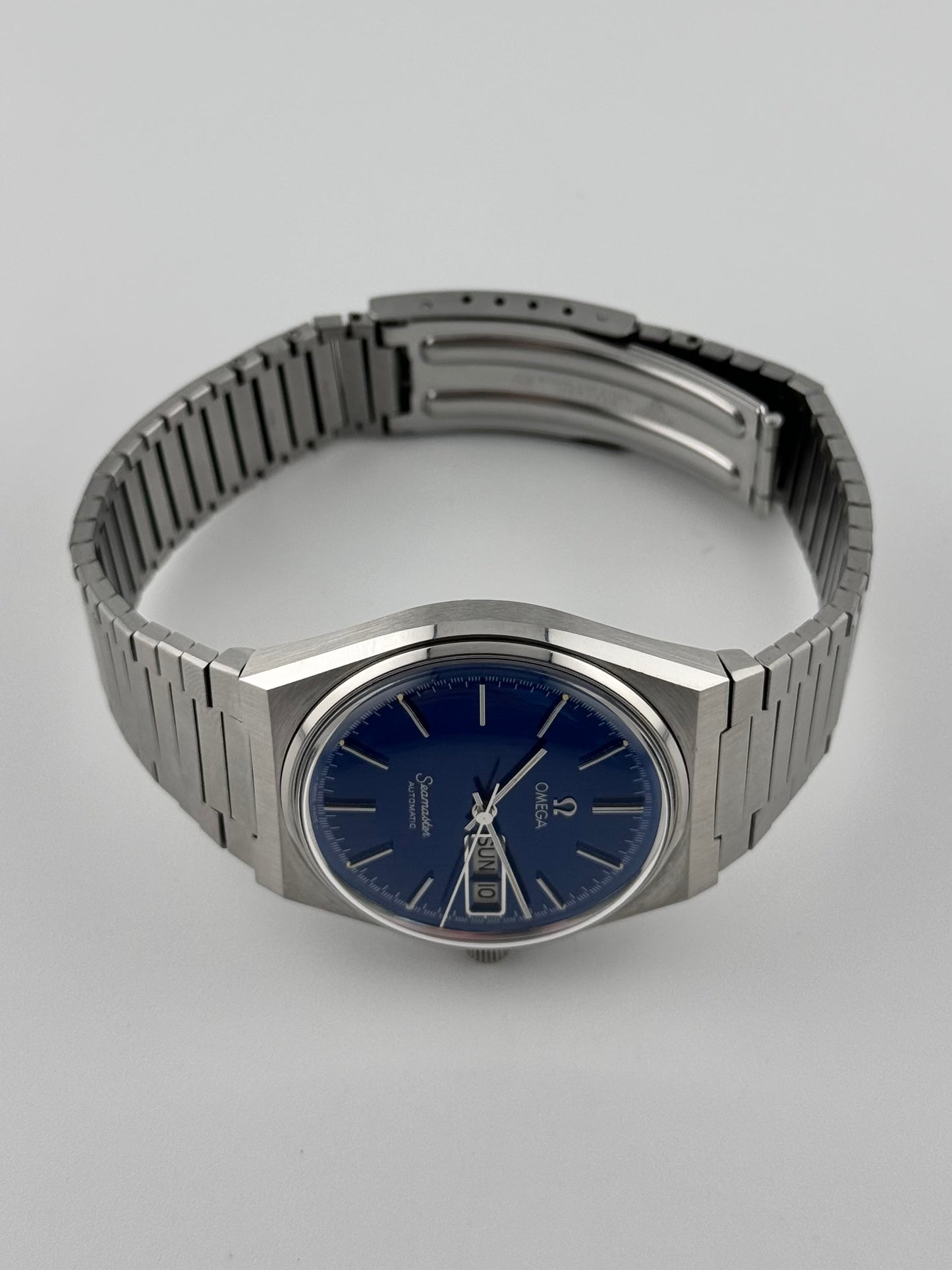 Omega Seamaster - Blue Dial - Box and Papers - 166.0215 - Rare
