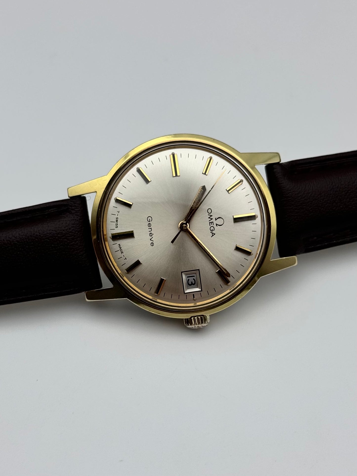 Omega Geneve Date Manual Wind - 136.070