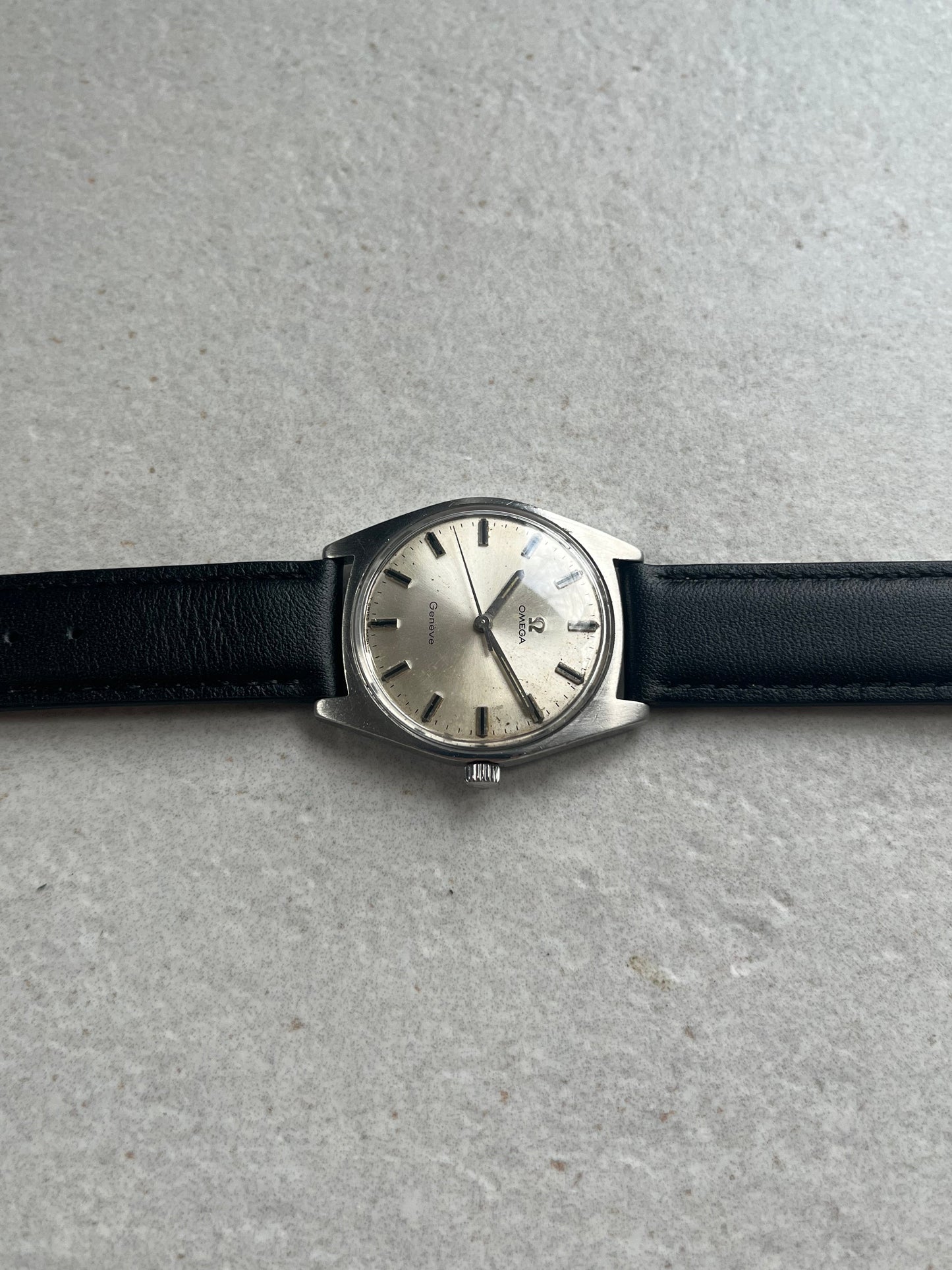 Omega Geneve Date Hand Wind 135.041