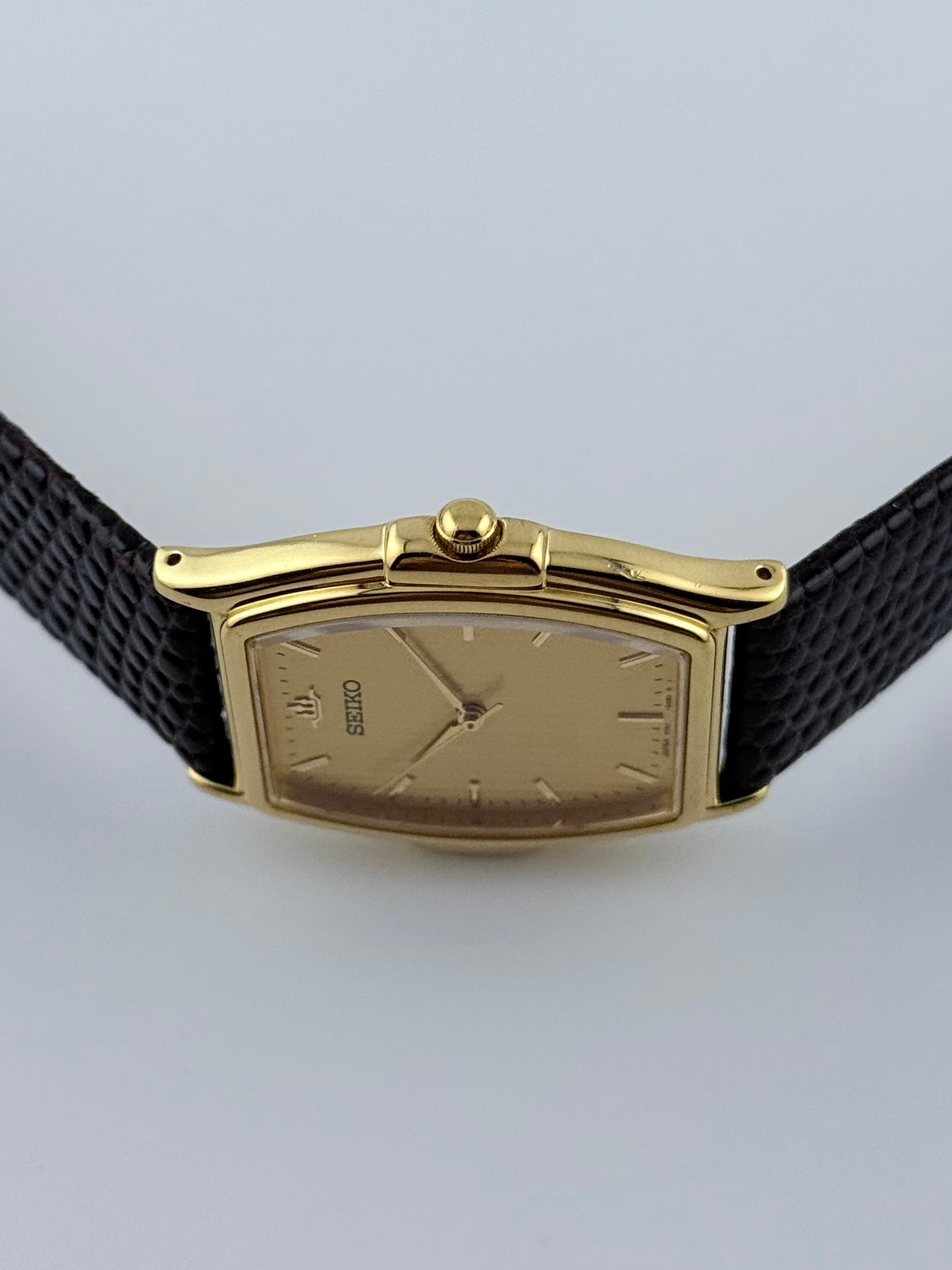 Seiko Tank Quartz - V701-5220