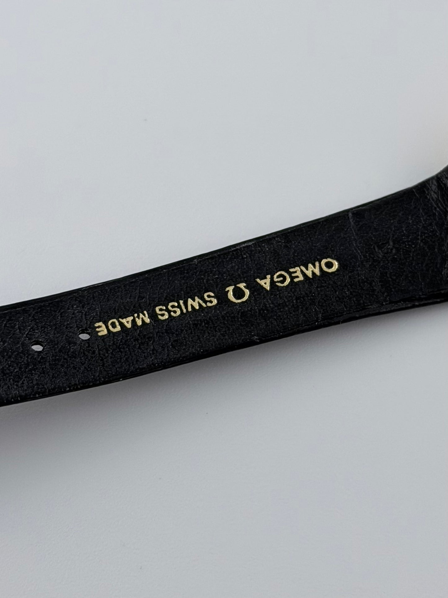 Omega Geneve Tank Manual Wind 511.415 - Original strap and buckle.