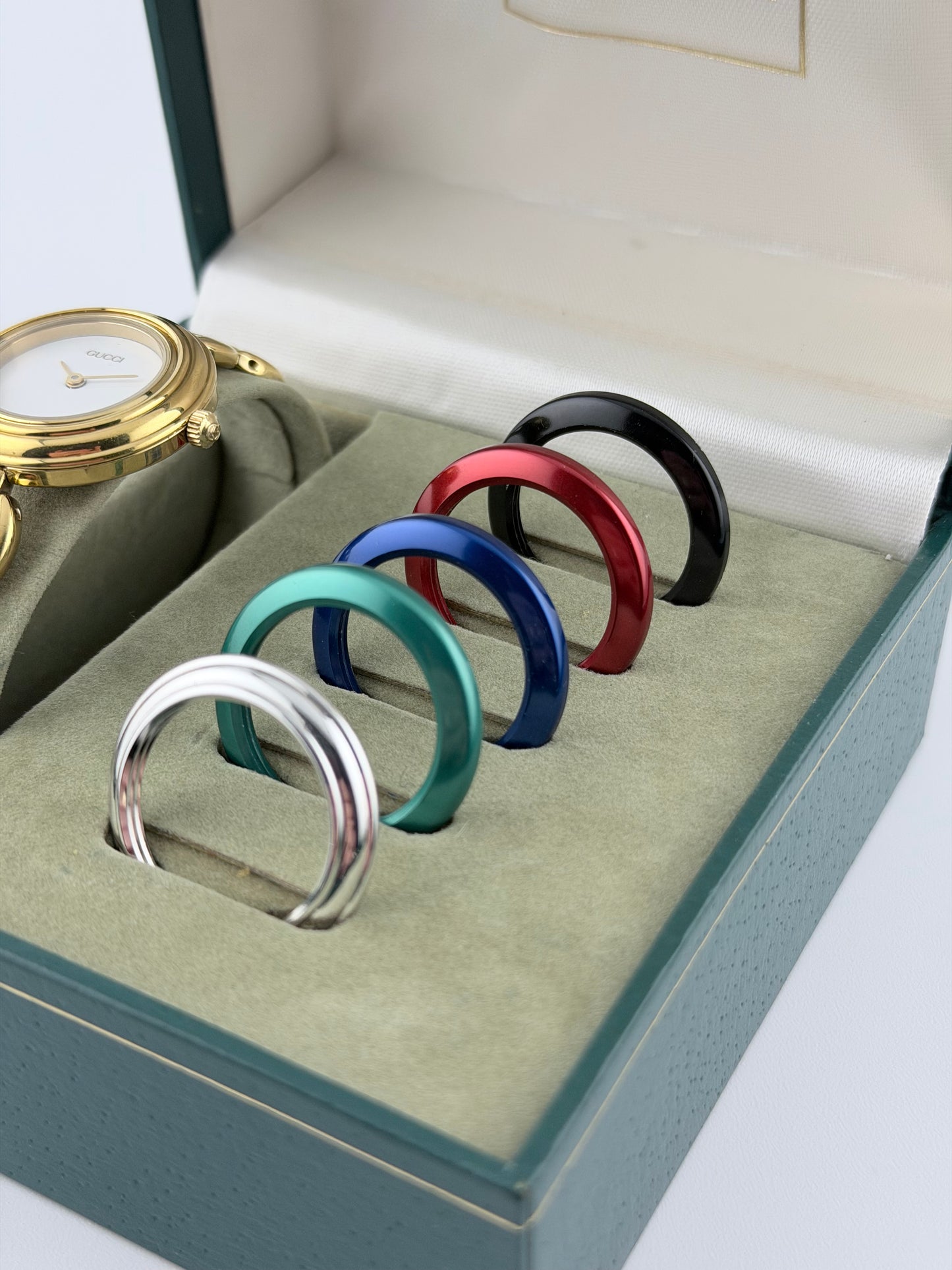 Gucci 11/12.2 - Change Bezel Watch - Ladies - Original Box & Warranty Card