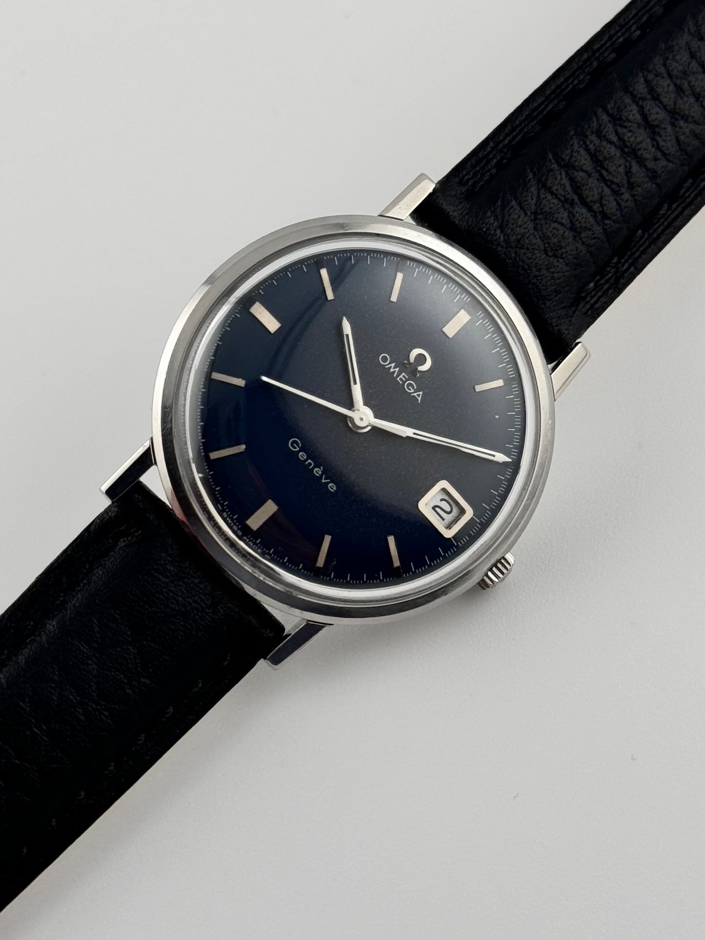 Omega Geneve Manual Date - 132.019SP - Rare Blue Dial