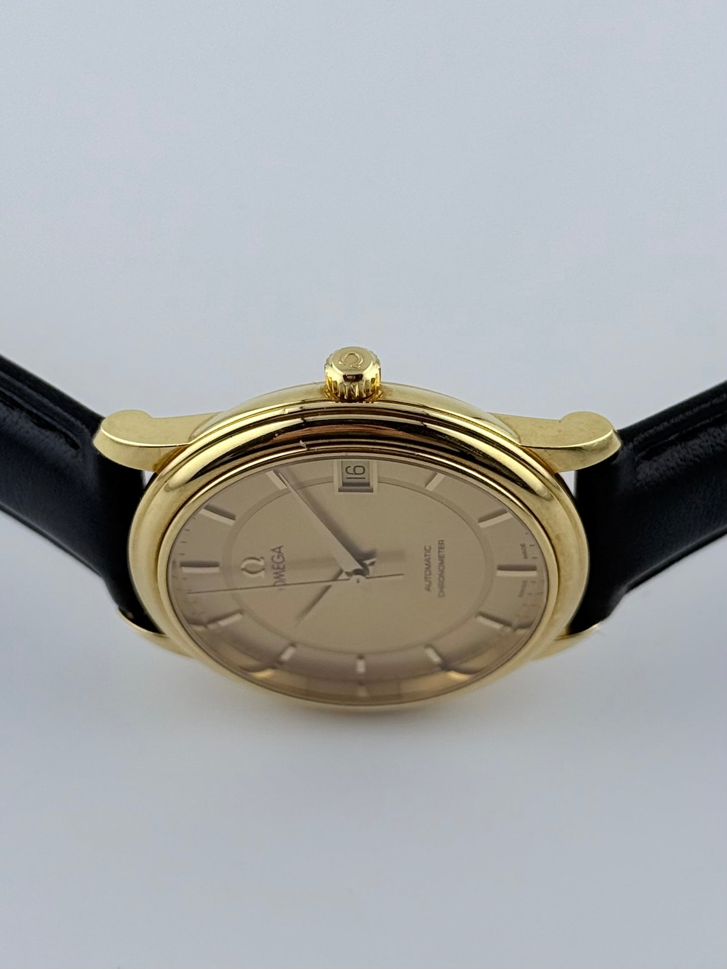 Omega Chronometer Automatic Date - Solid 18ct Gold - 4600.11